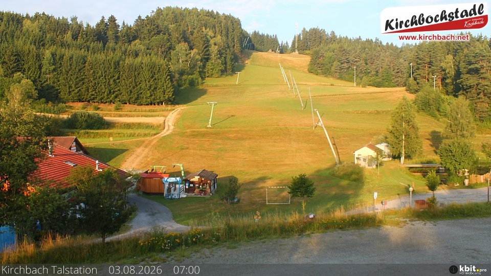 Archiv Foto Webcam Skiabfahrtshang im Schidorf Kirchbach