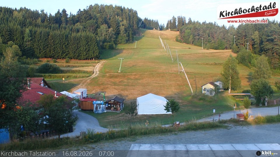Archiv Foto Webcam Skiabfahrtshang im Schidorf Kirchbach