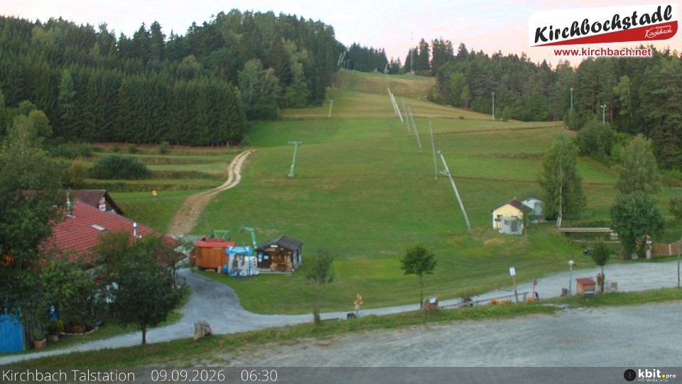 Archiv Foto Webcam Skiabfahrtshang im Schidorf Kirchbach