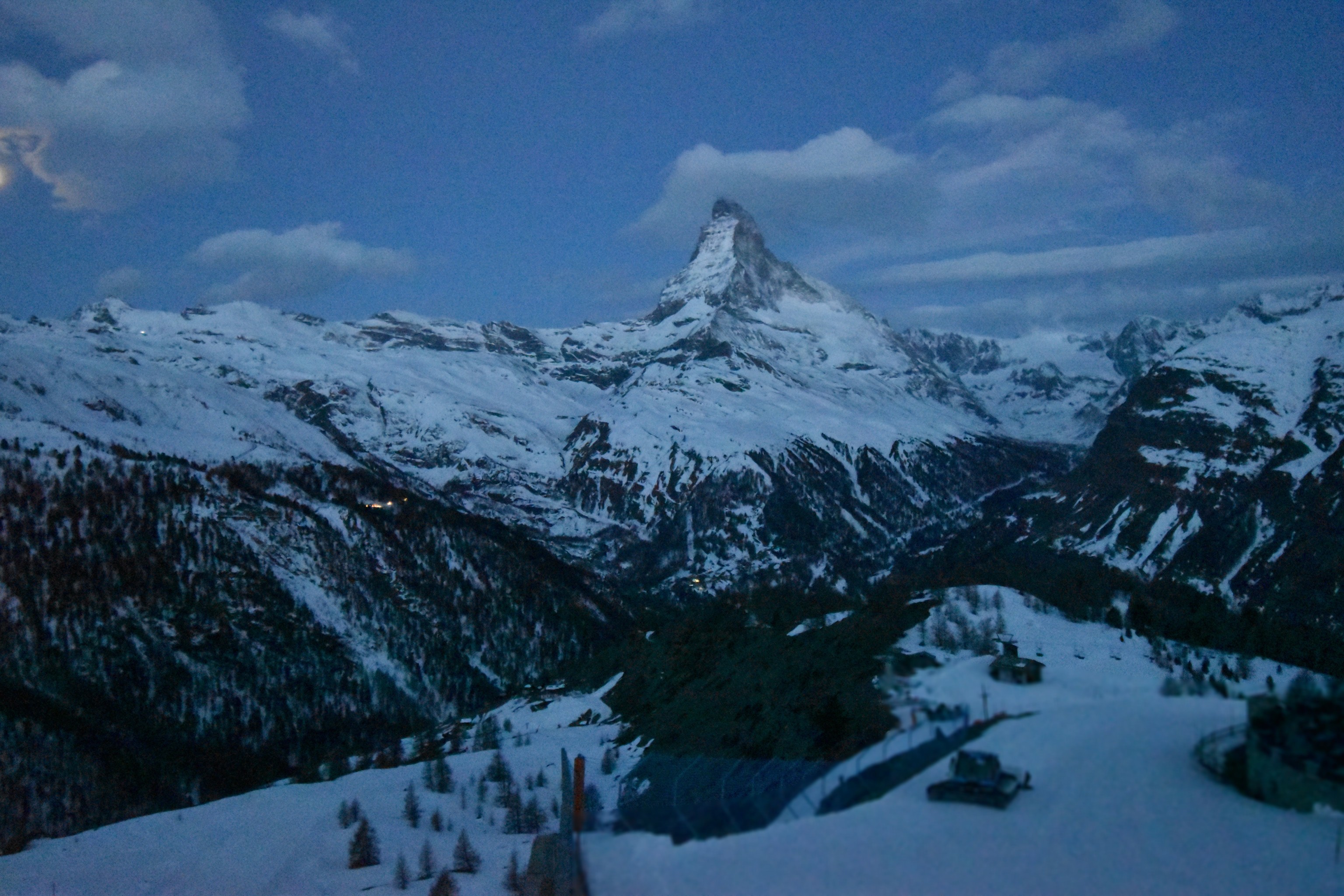 Archiv Foto Webcam Zermatt - Sunnega