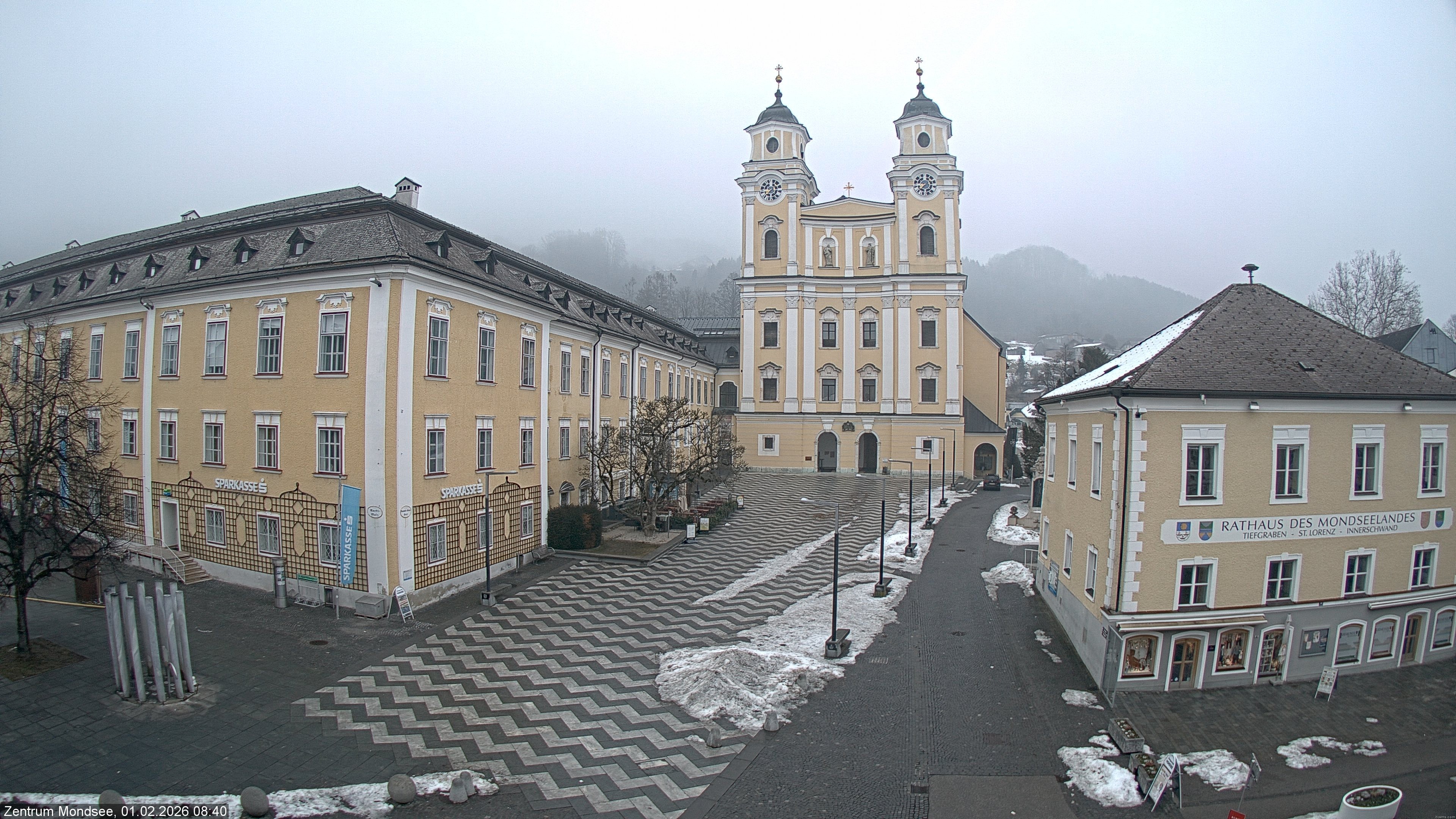 Archived image Webcam View at the market square in Mondsee