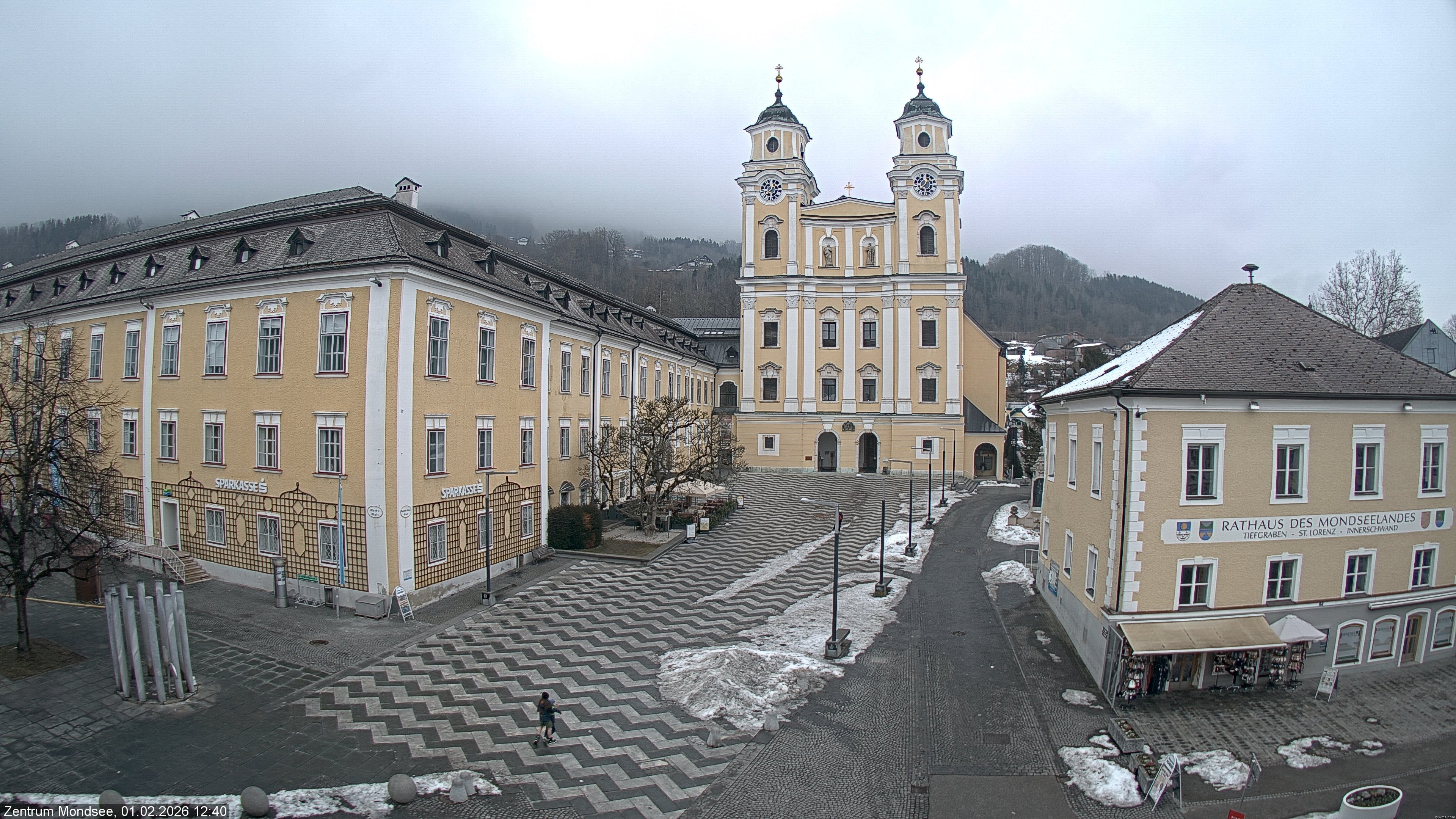 Archived image Webcam View at the market square in Mondsee