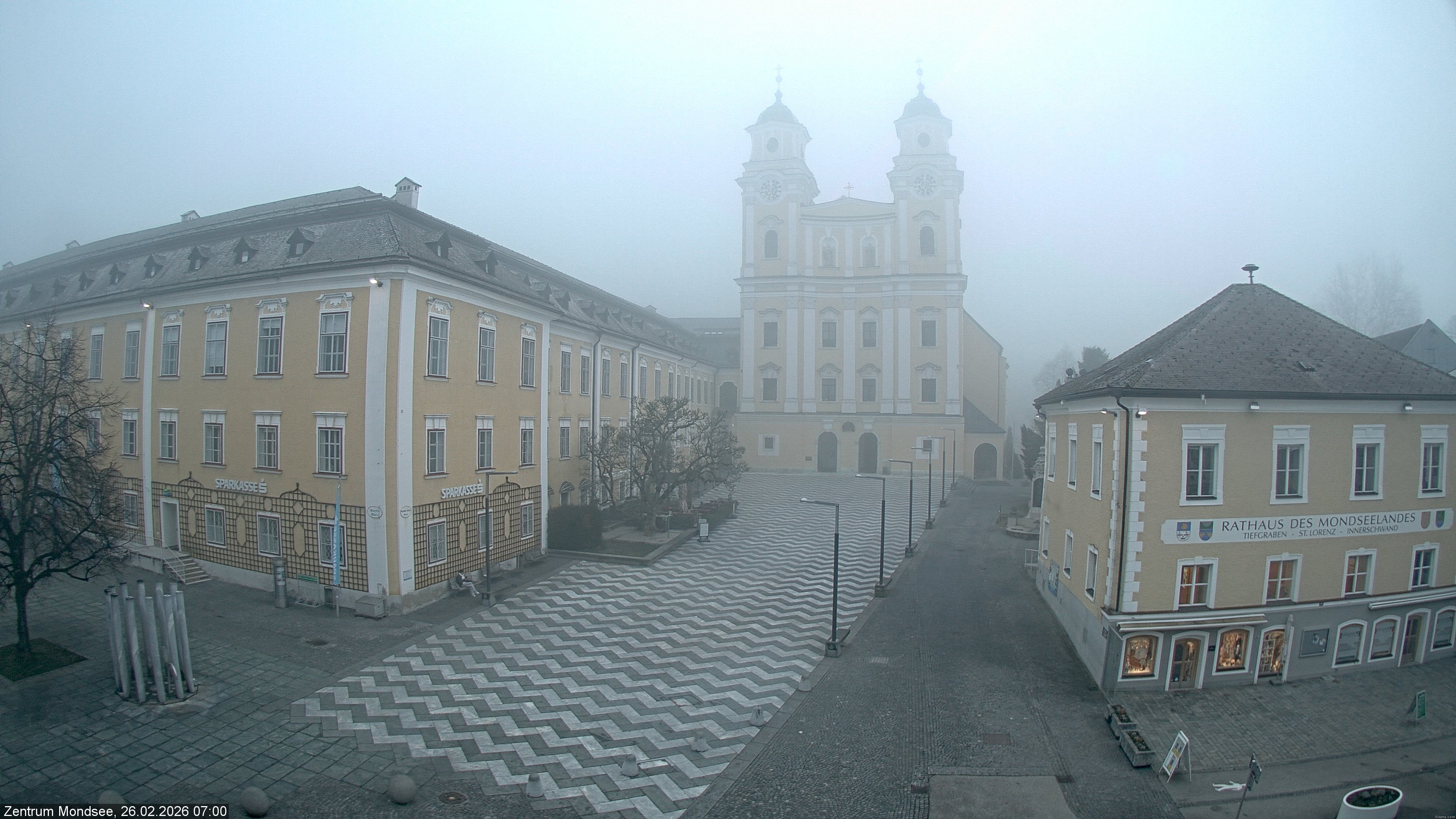 Archived image Webcam View at the market square in Mondsee
