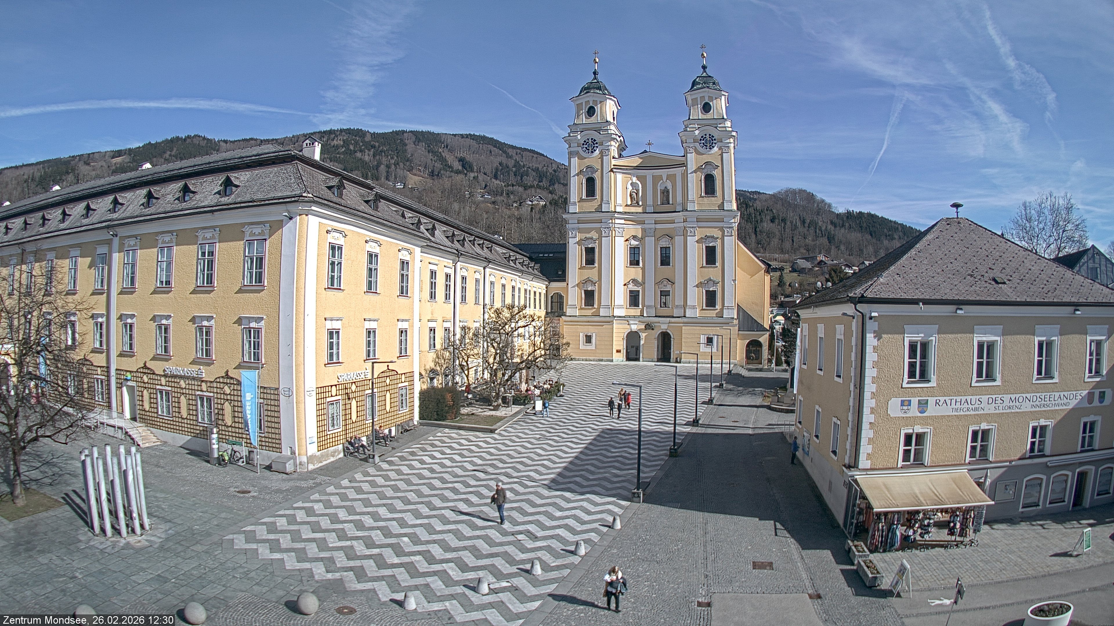 Archived image Webcam View at the market square in Mondsee