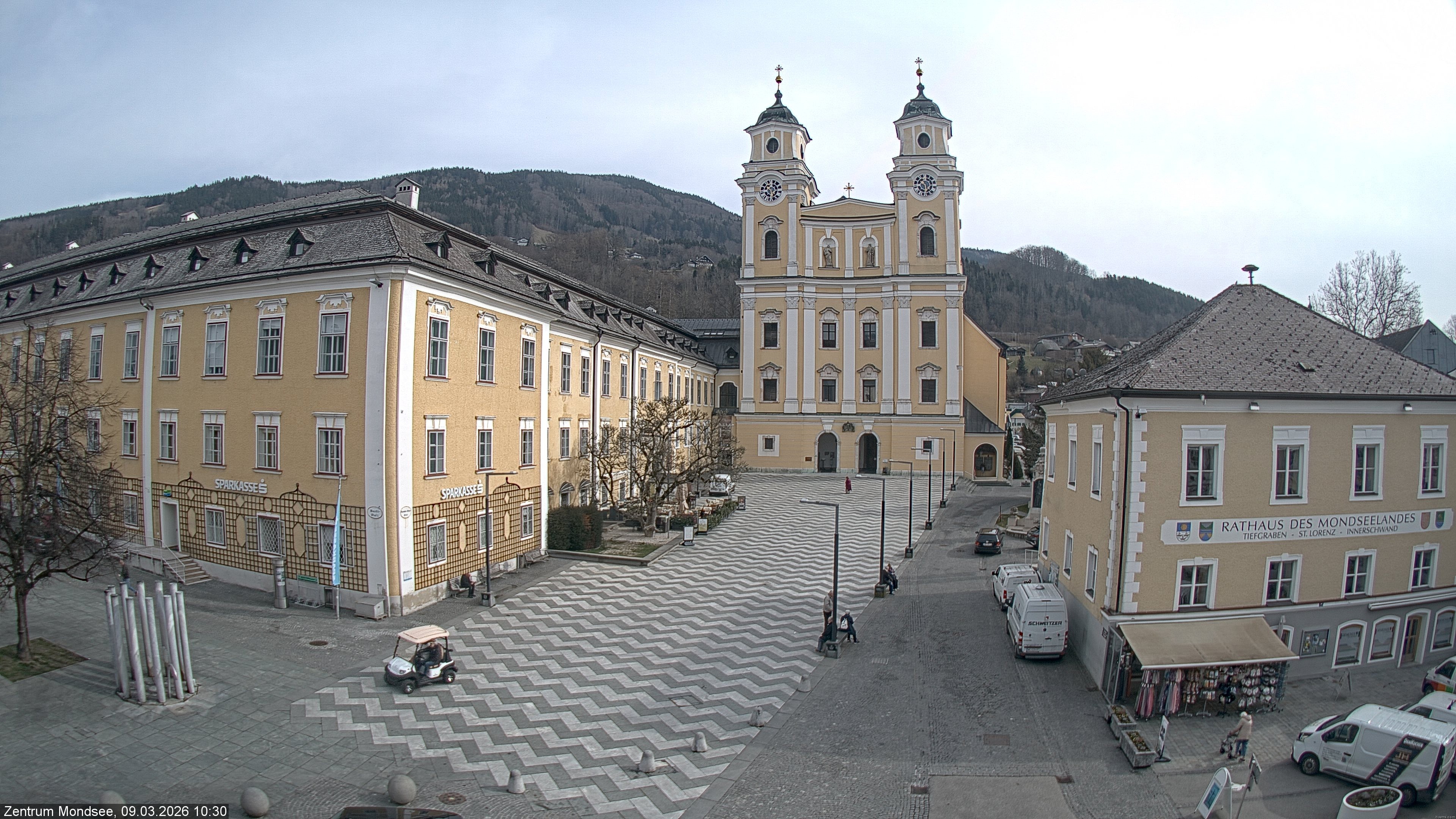 Archived image Webcam View at the market square in Mondsee