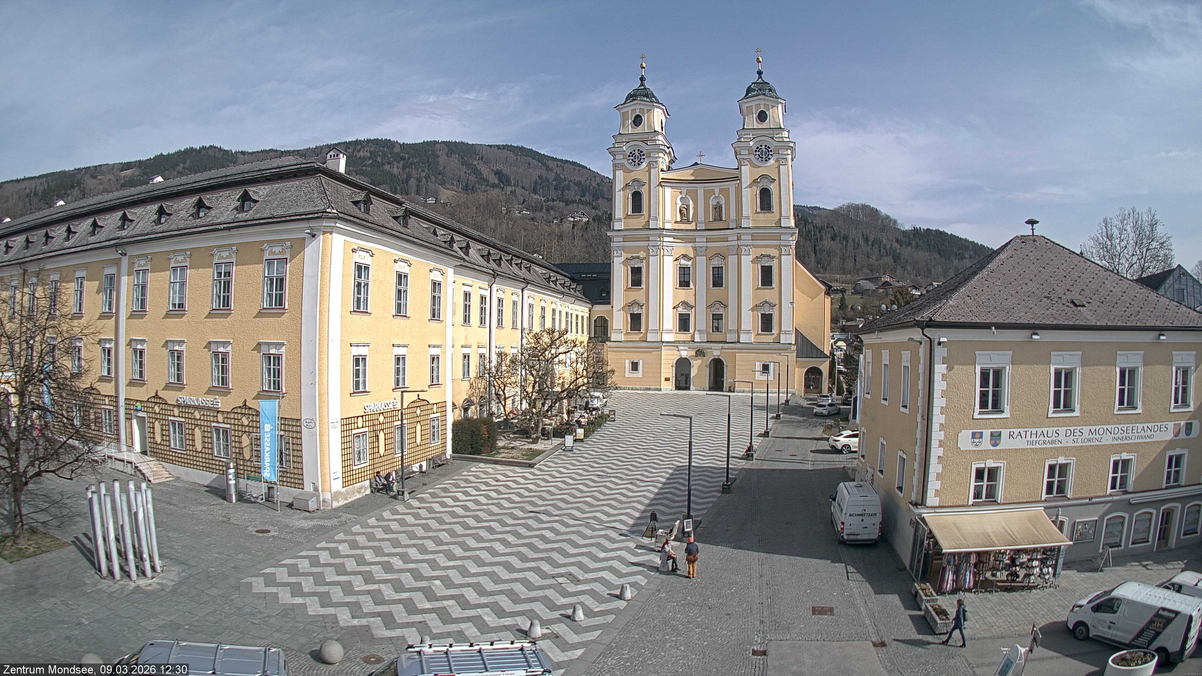 Archived image Webcam View at the market square in Mondsee