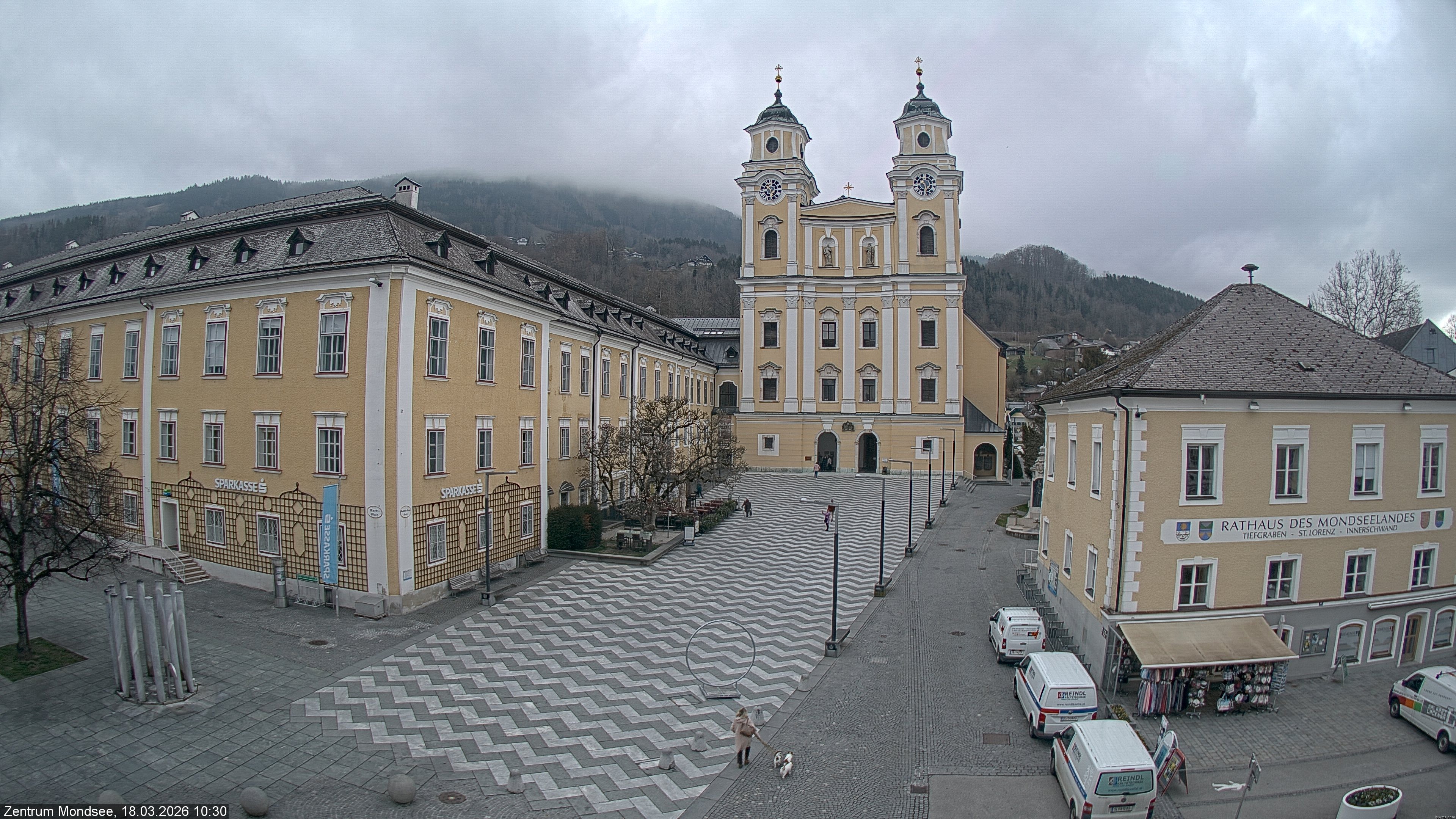 Archived image Webcam View at the market square in Mondsee