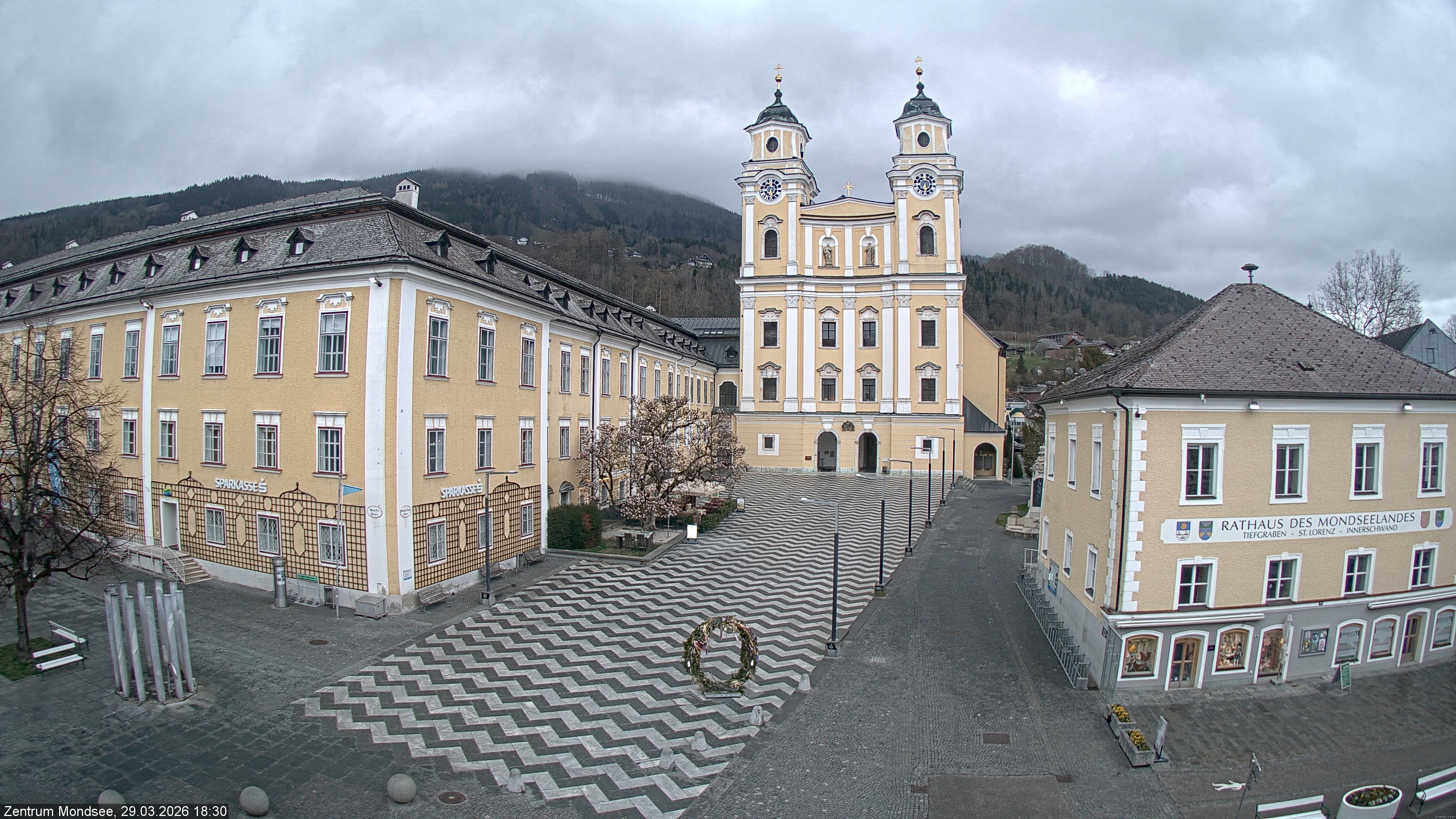 Archiv Foto Webcam Blick auf den Stadtplatz von Mondsee