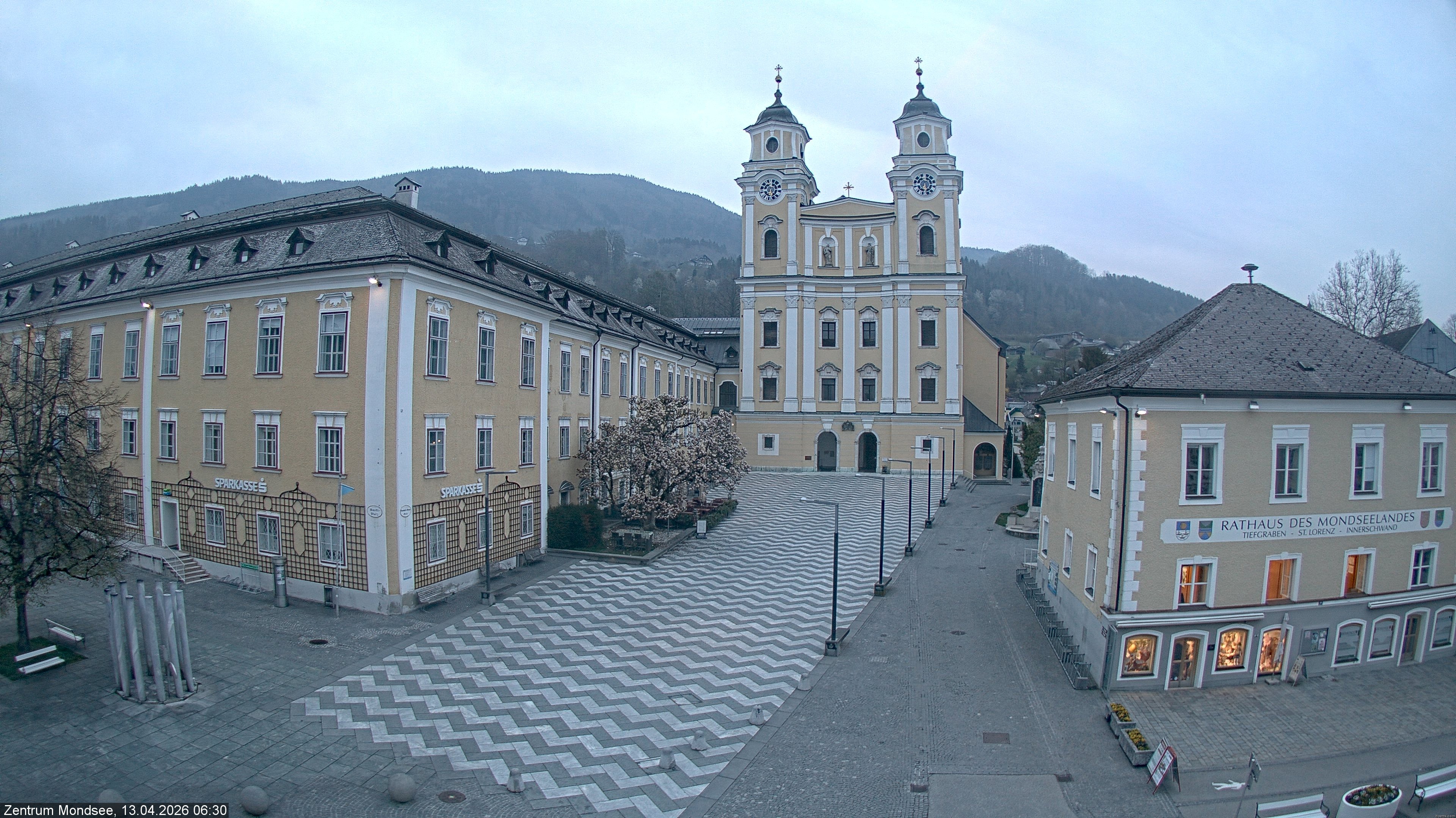 Archiv Foto Webcam Blick auf den Stadtplatz von Mondsee