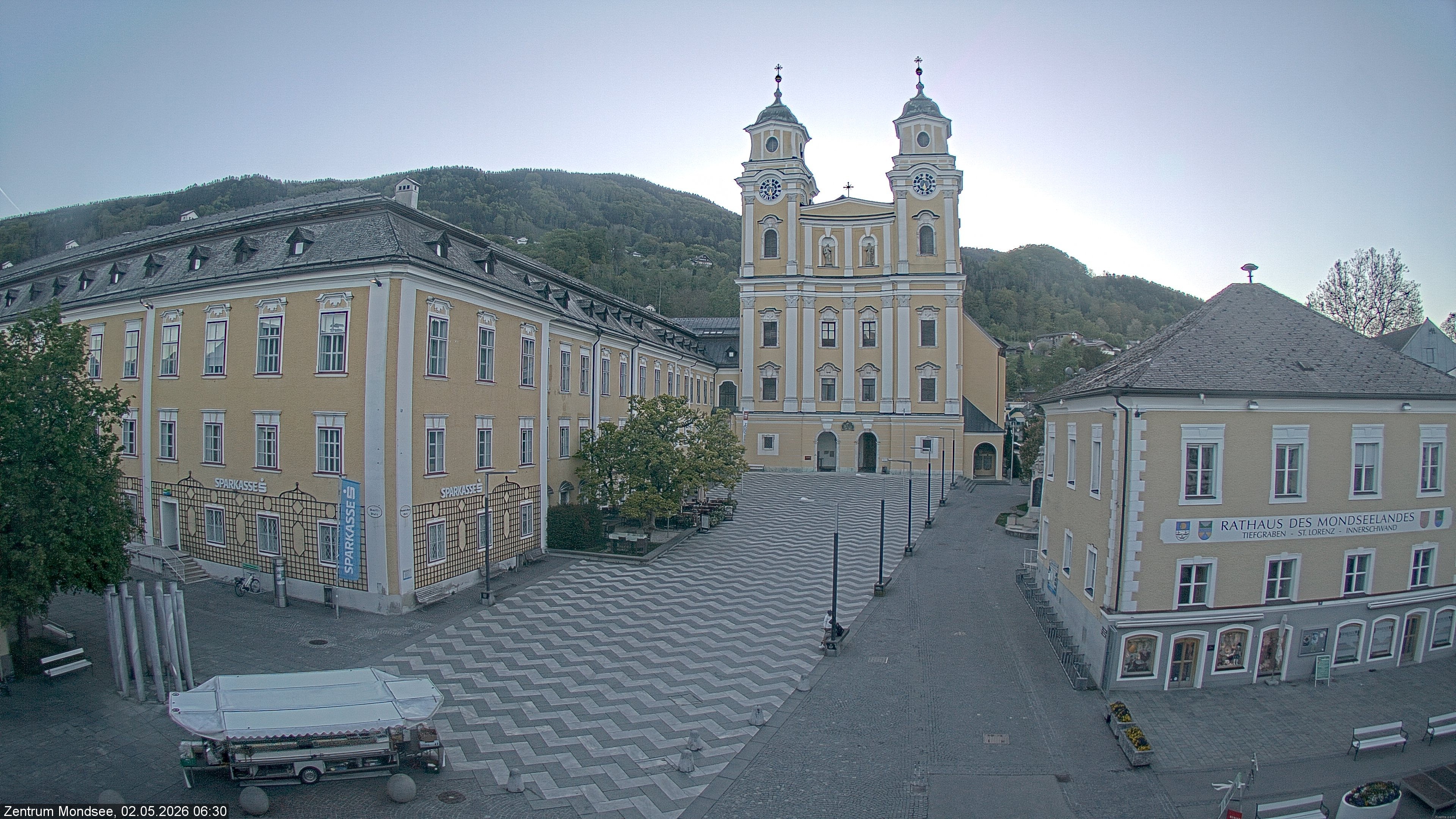 Archived image Webcam View at the market square in Mondsee