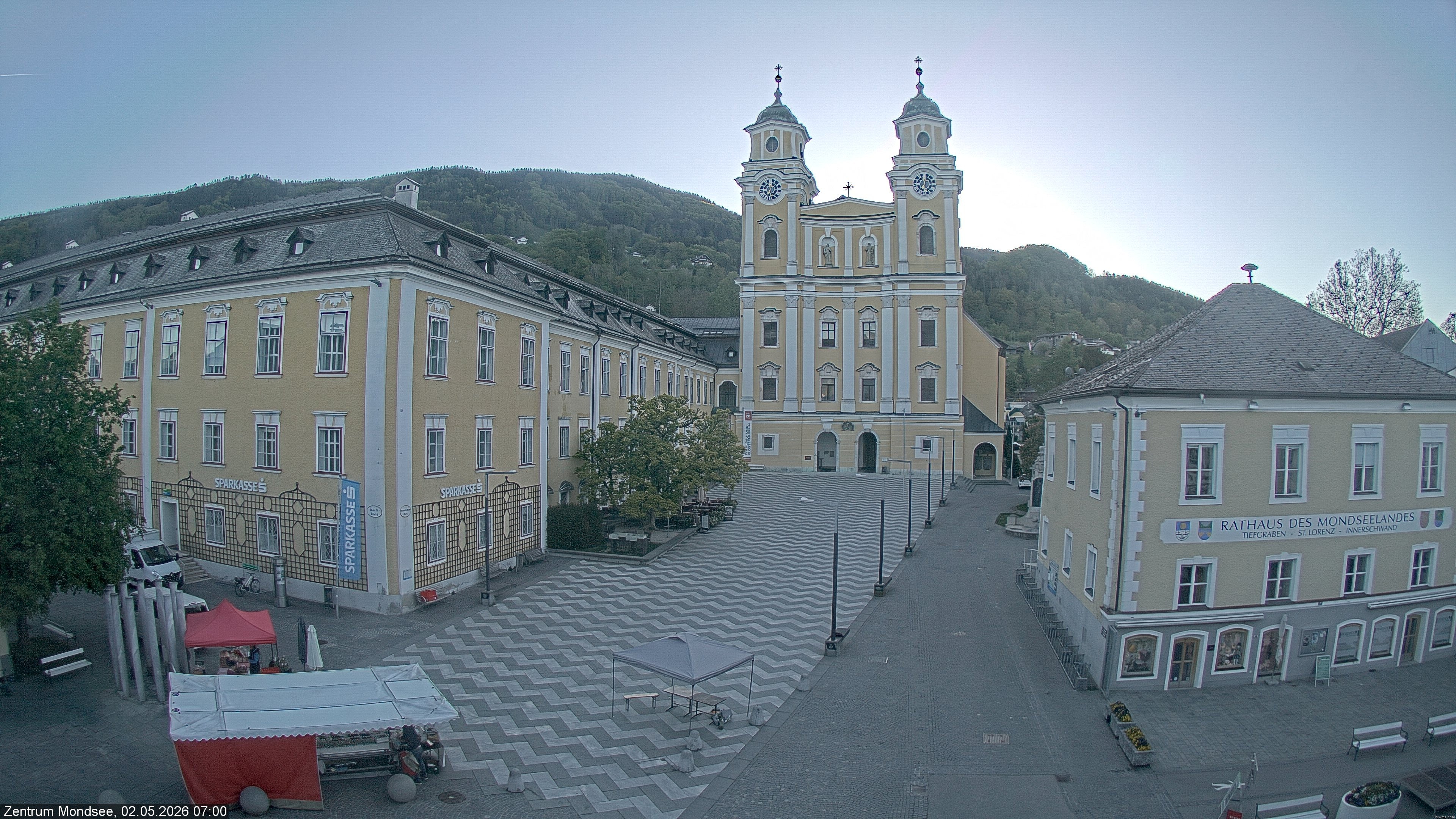 Archived image Webcam View at the market square in Mondsee