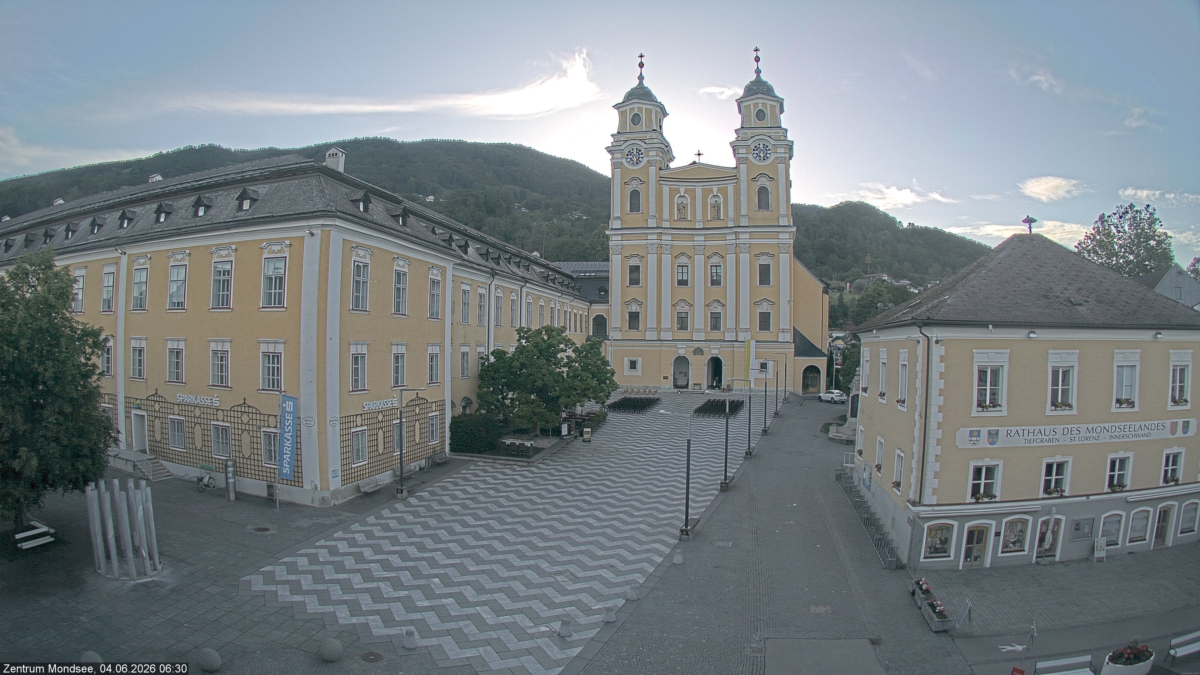 Archived image Webcam View at the market square in Mondsee