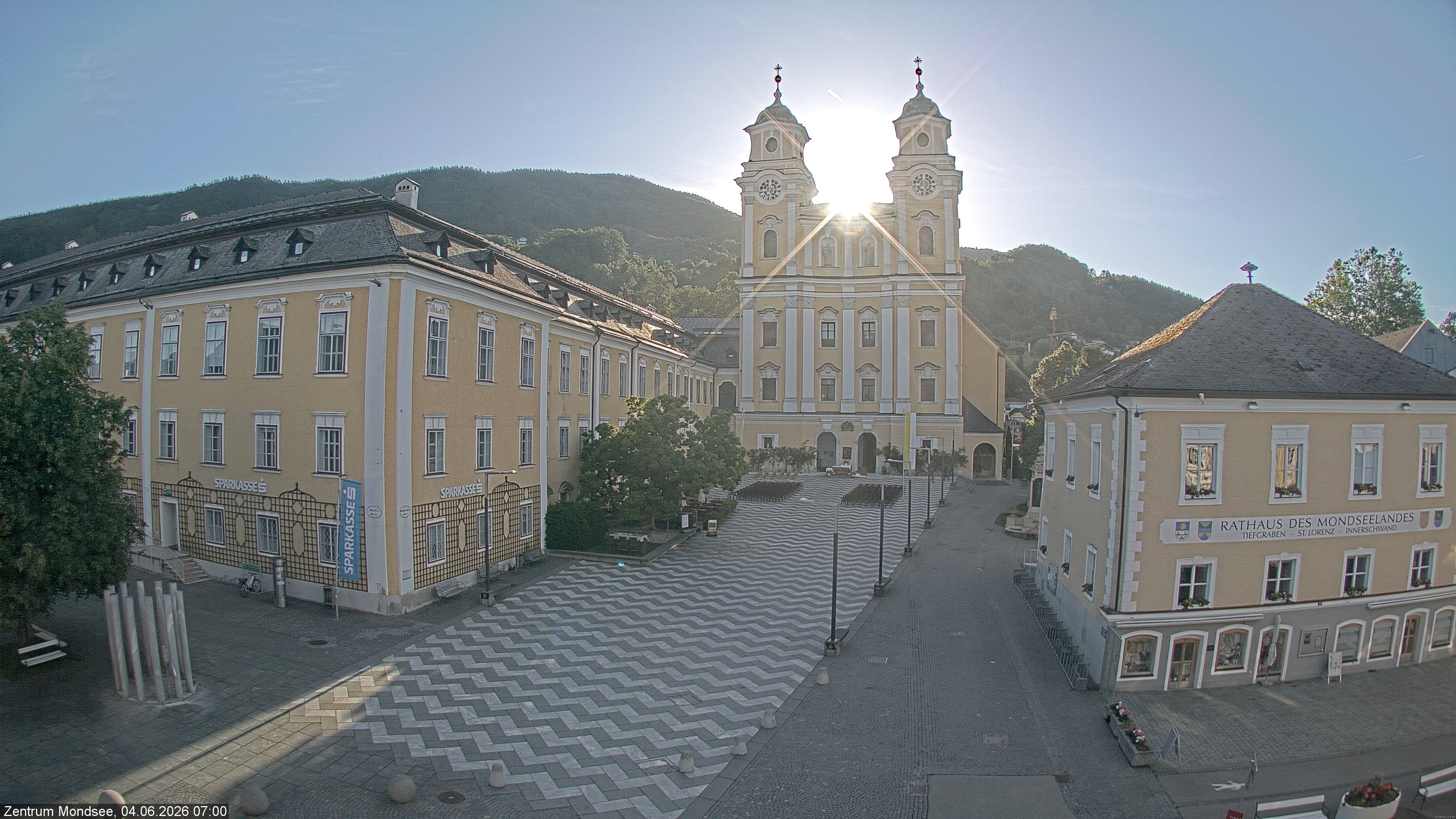 Archived image Webcam View at the market square in Mondsee