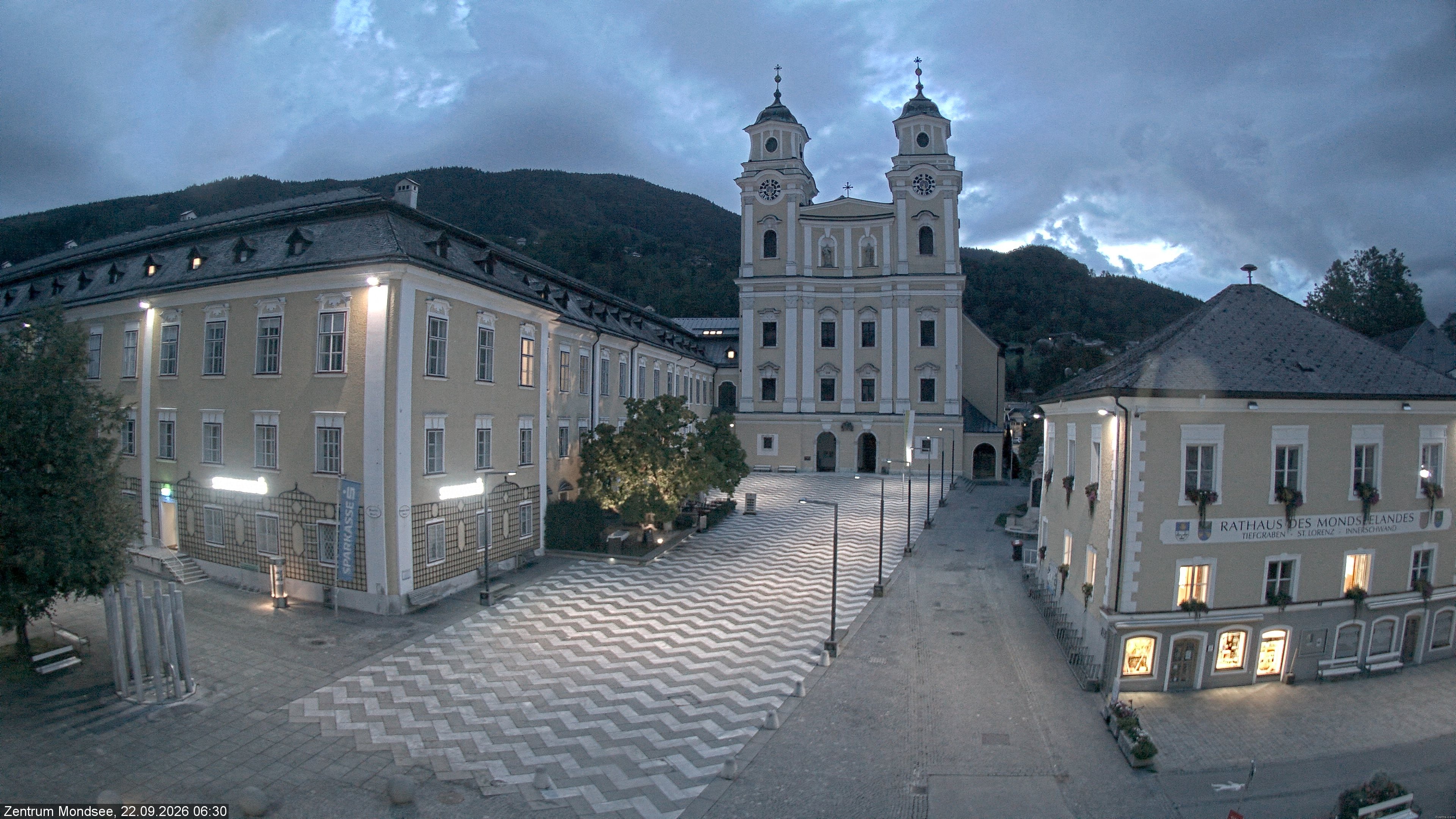 Archiv Foto Webcam Blick auf den Stadtplatz von Mondsee