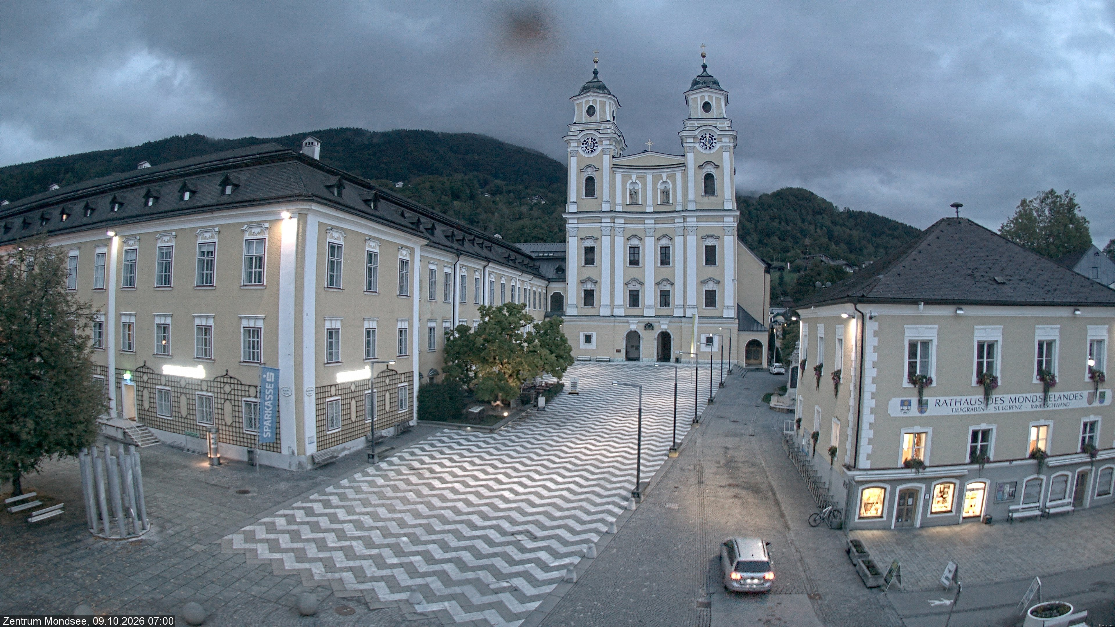 Archived image Webcam View at the market square in Mondsee