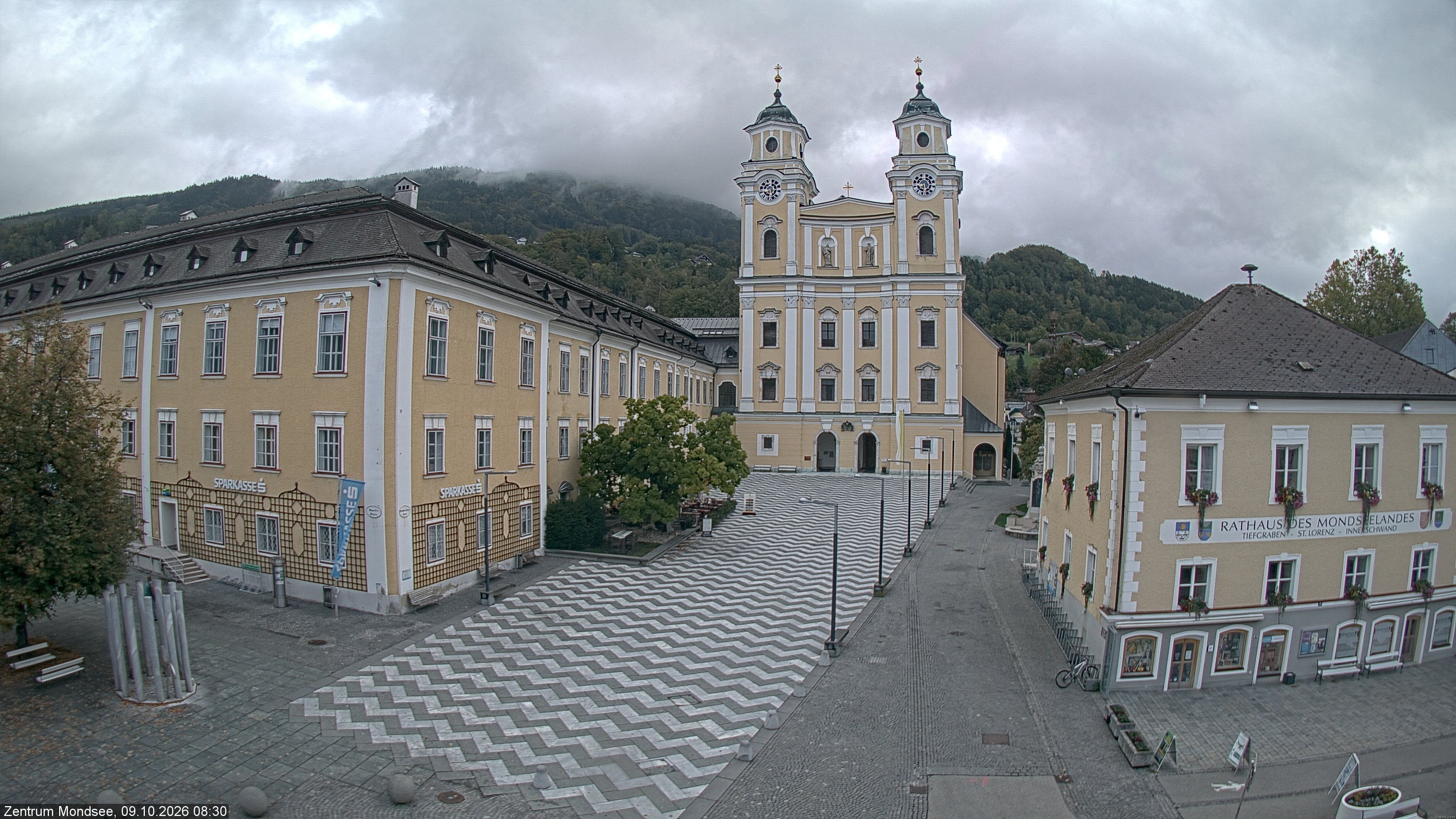 Archived image Webcam View at the market square in Mondsee