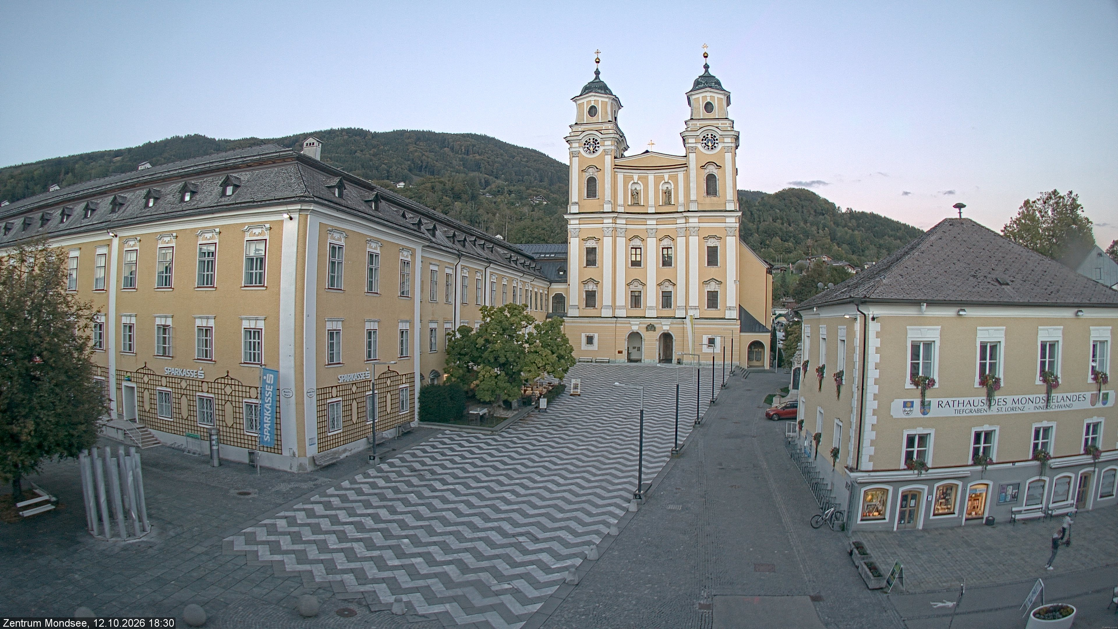 Archiv Foto Webcam Blick auf den Stadtplatz von Mondsee