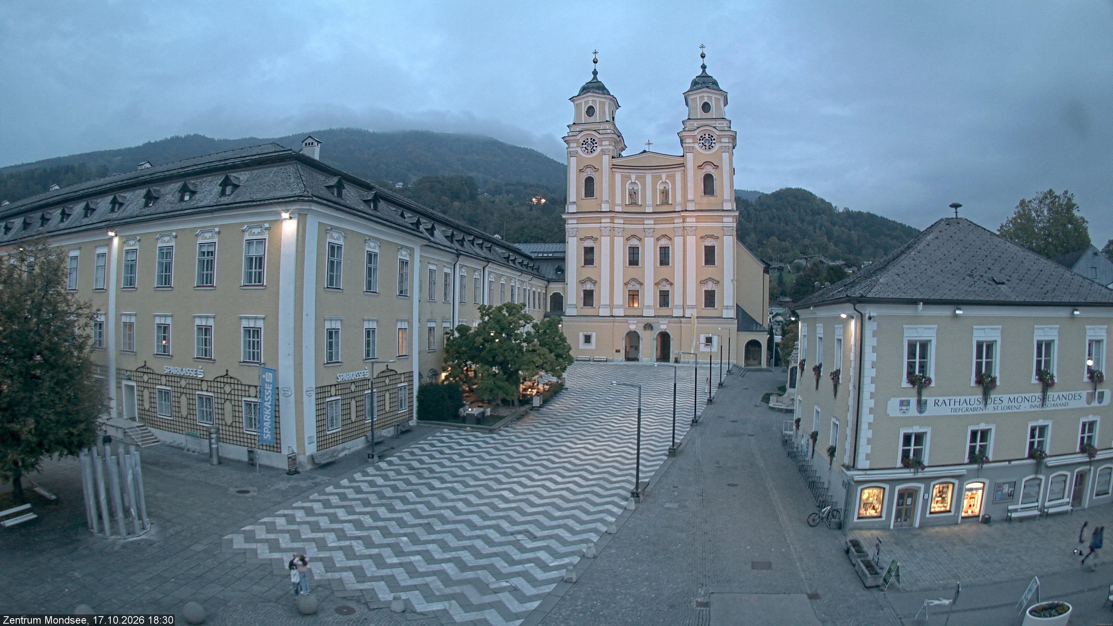 Archiv Foto Webcam Blick auf den Stadtplatz von Mondsee
