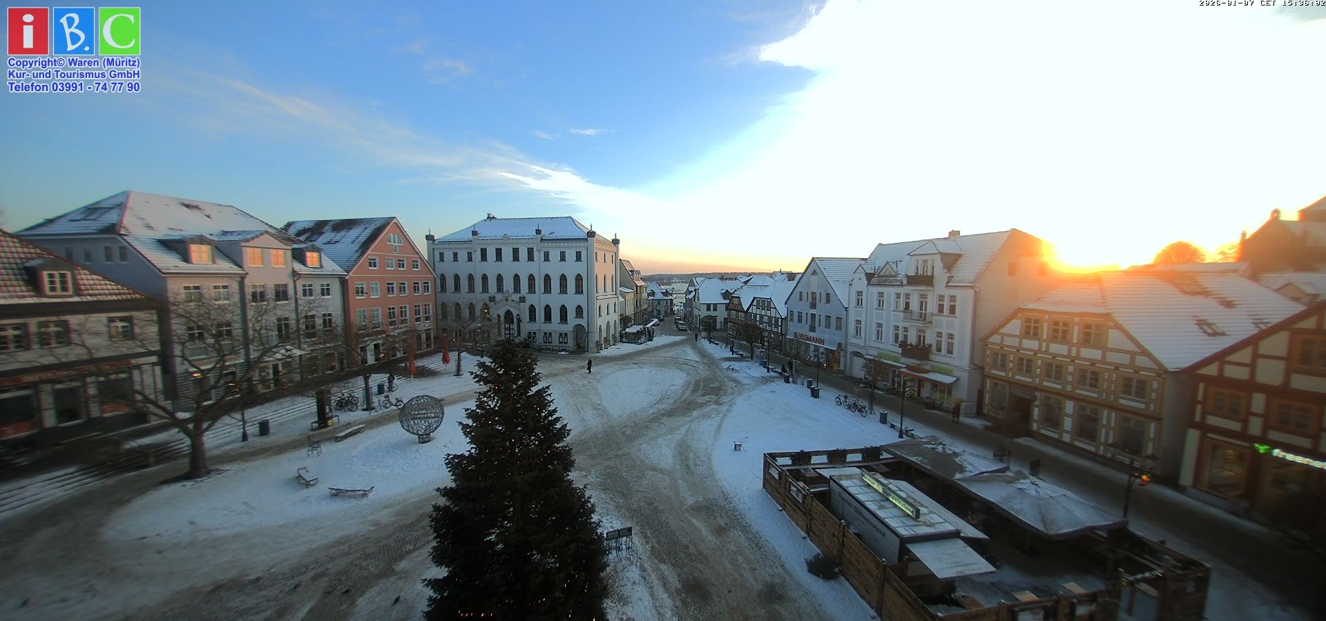 Archiv Foto Webcam Neuer Markt in Waren an der Müritz