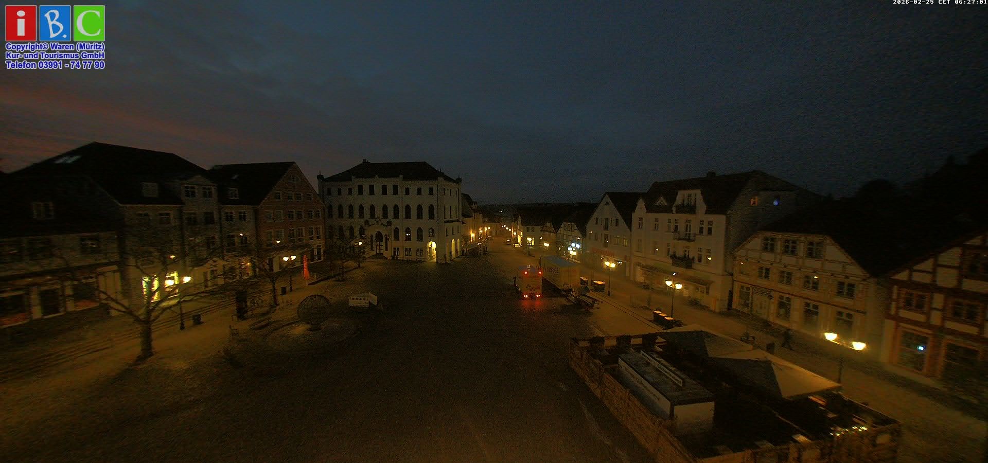 Archiv Foto Webcam Neuer Markt in Waren an der Müritz