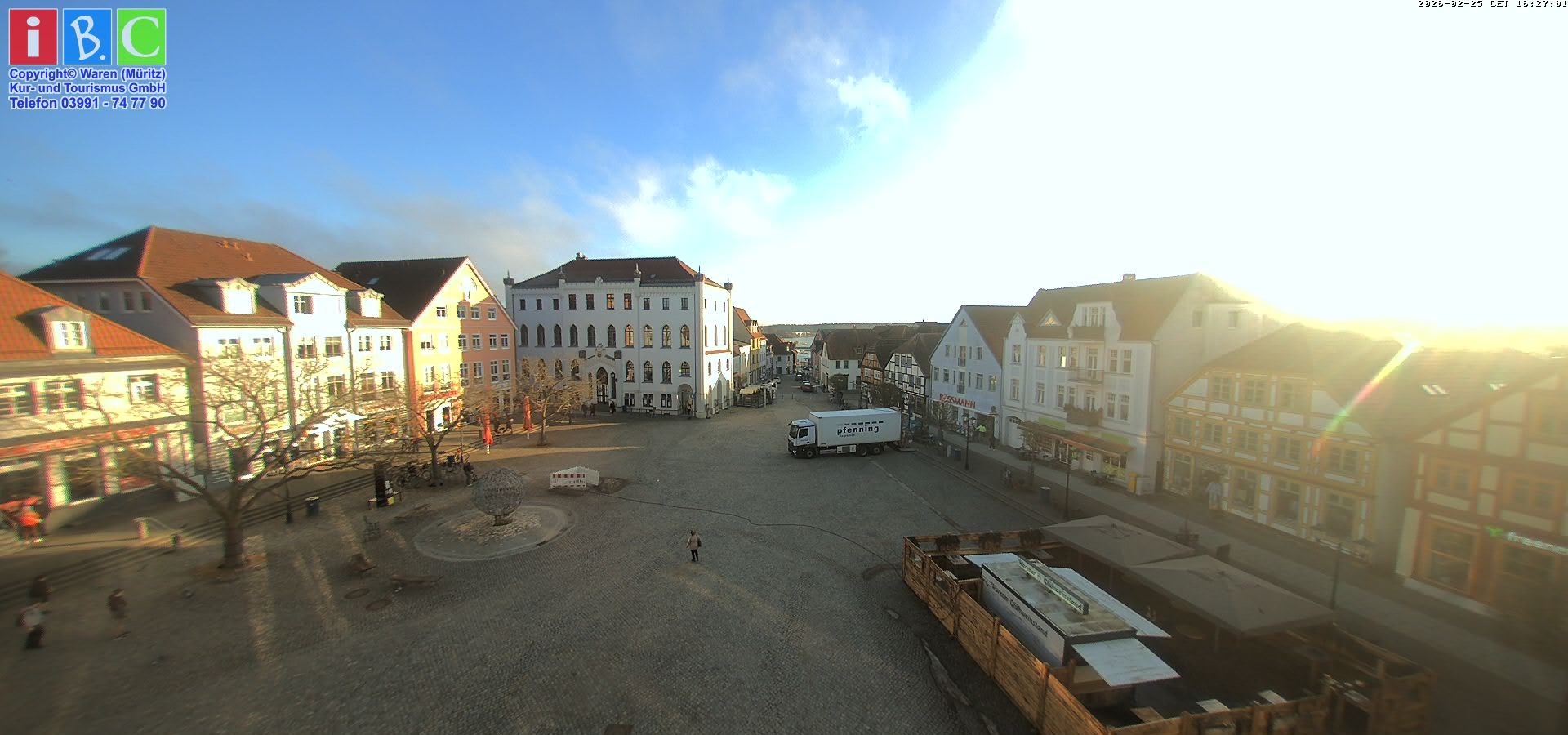 Archiv Foto Webcam Neuer Markt in Waren an der Müritz