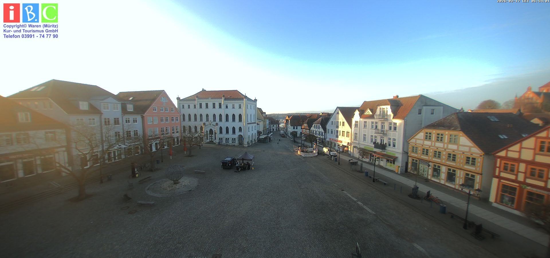 Archiv Foto Webcam Neuer Markt in Waren an der Müritz