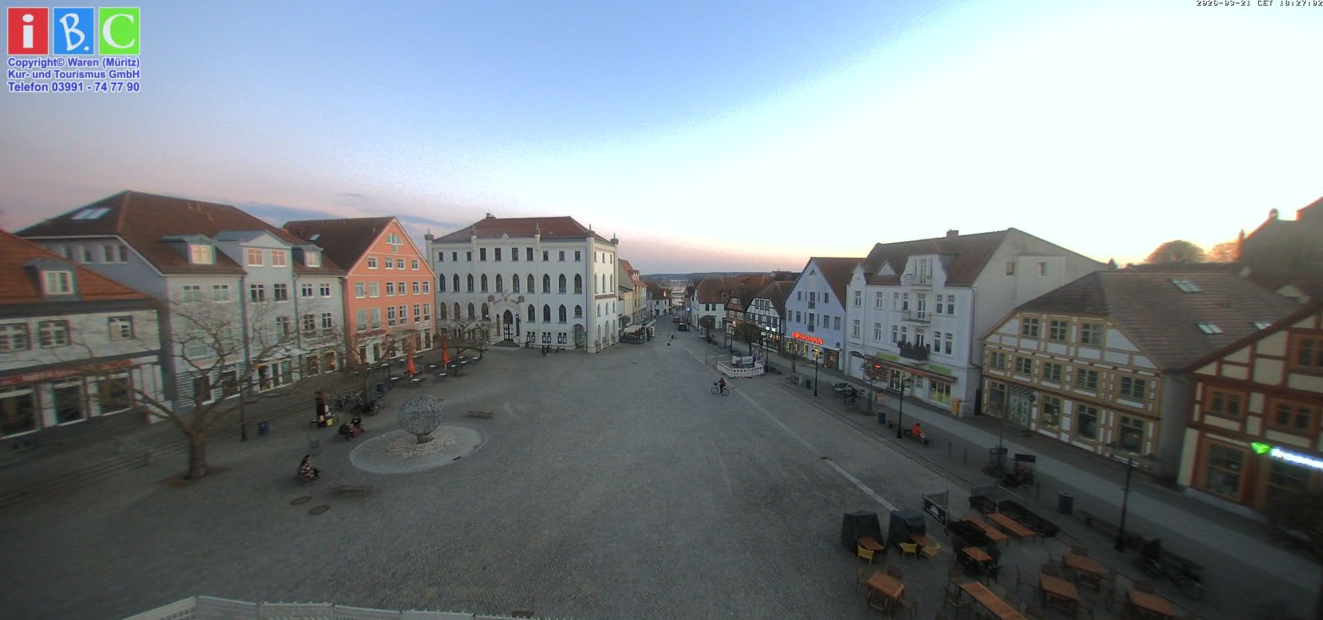 Archiv Foto Webcam Neuer Markt in Waren an der Müritz
