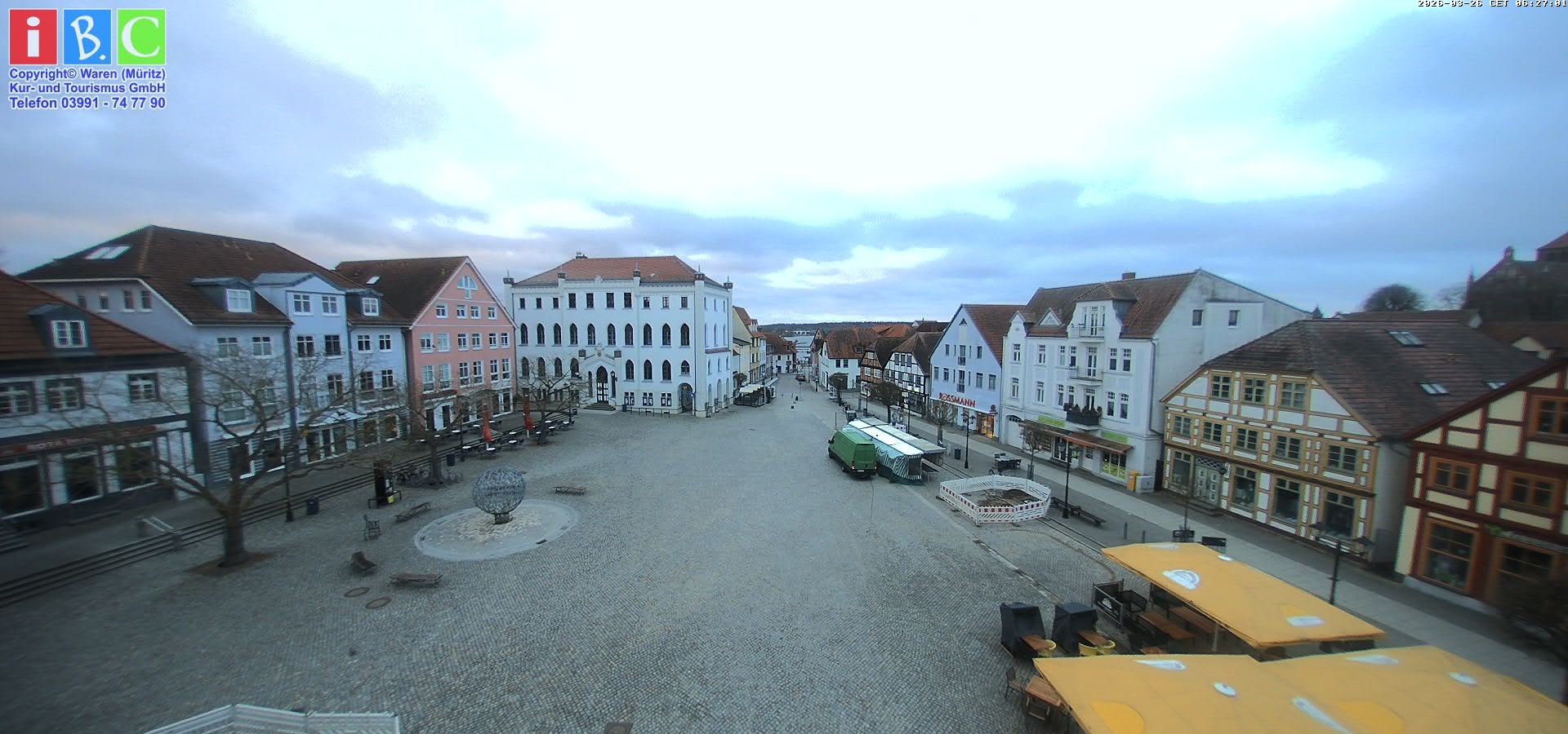 Archiv Foto Webcam Neuer Markt in Waren an der Müritz