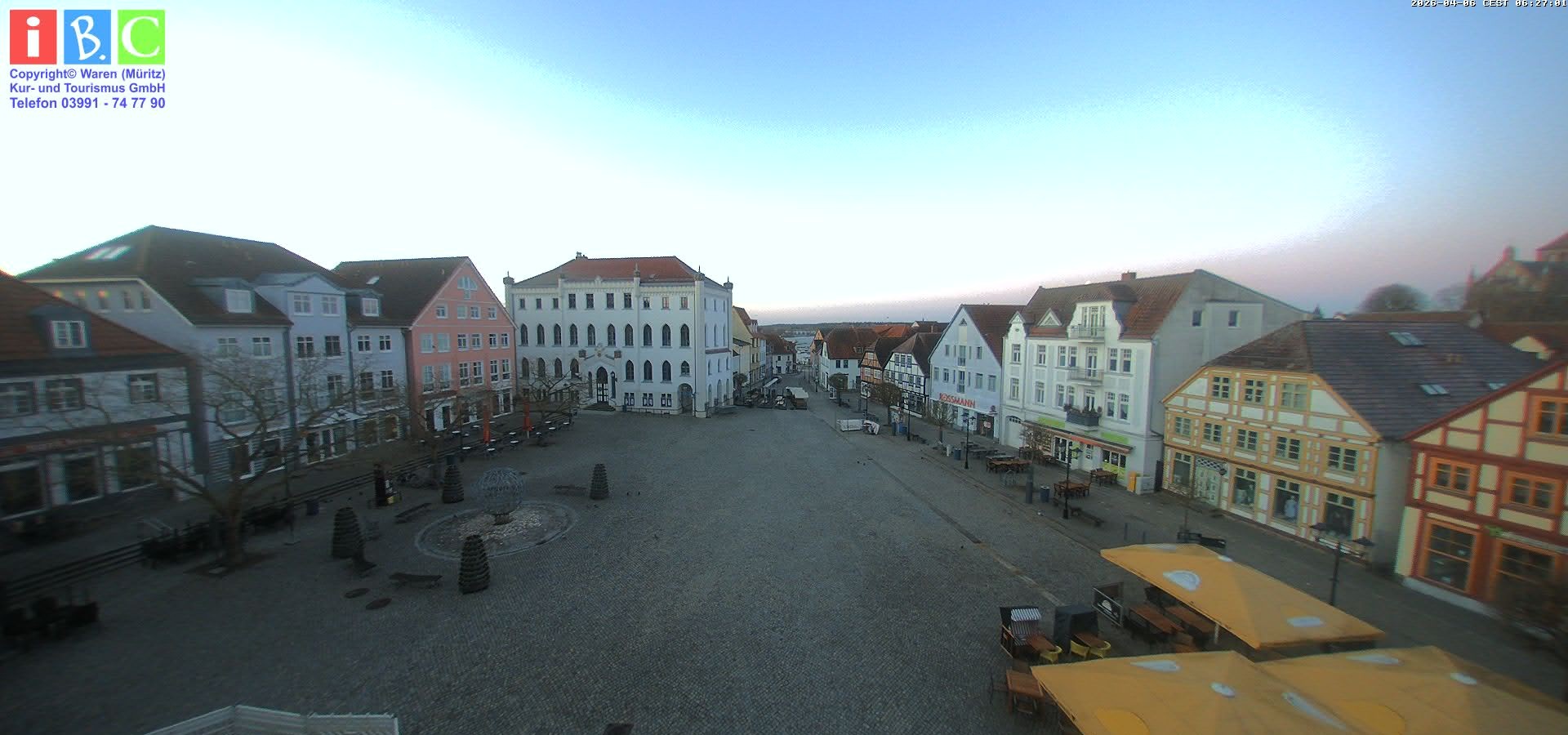 Archived image Webcam Waren (Müritz) - Market place