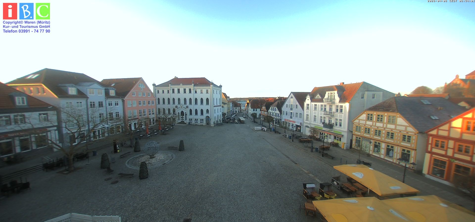 Archived image Webcam Waren (Müritz) - Market place