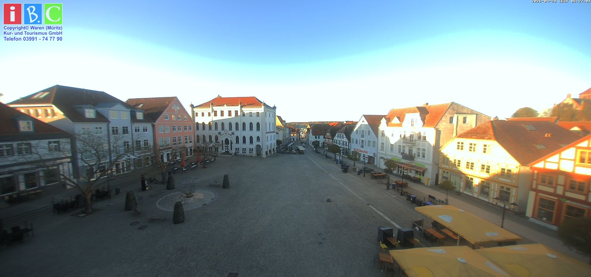 Archiv Foto Webcam Neuer Markt in Waren an der Müritz