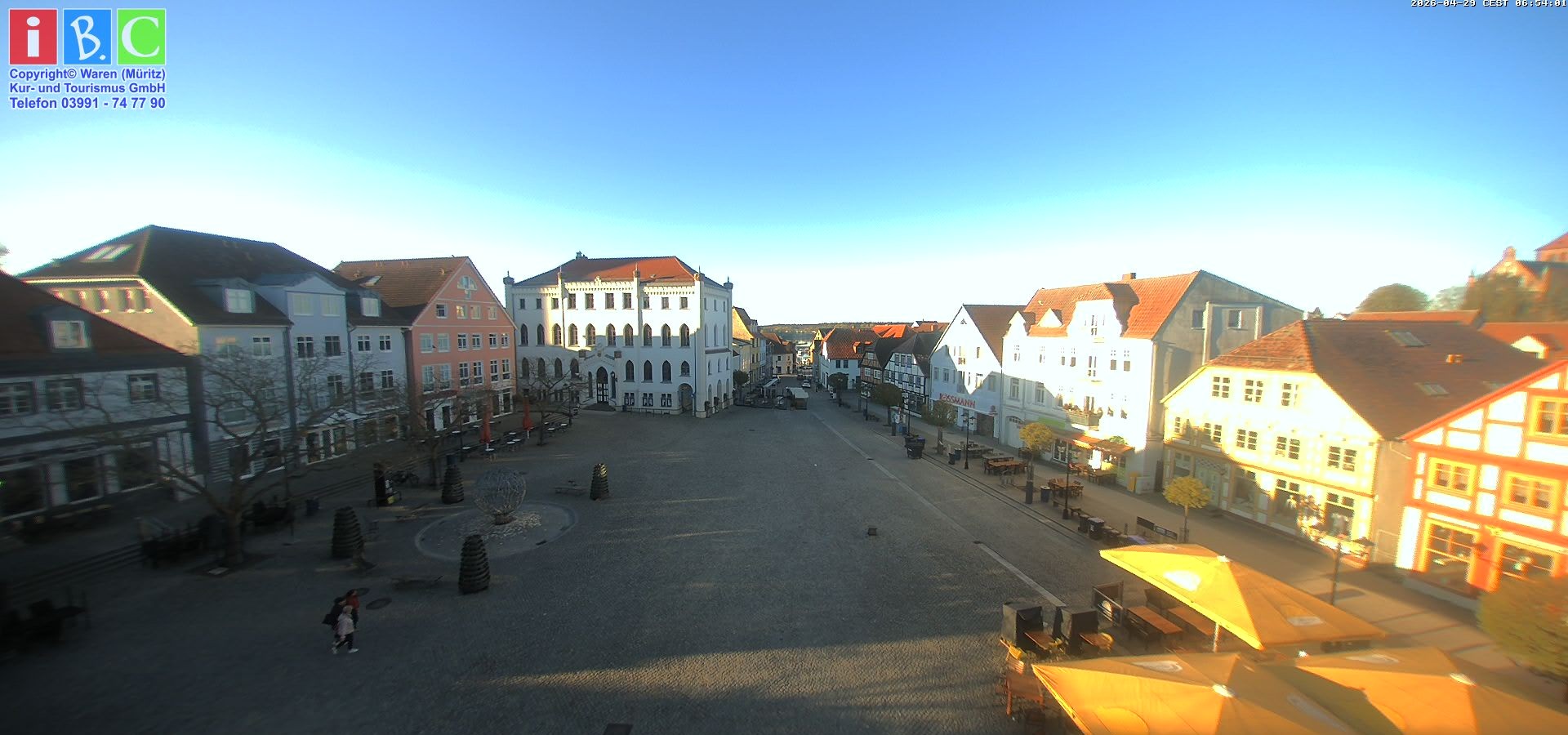 Archiv Foto Webcam Neuer Markt in Waren an der Müritz