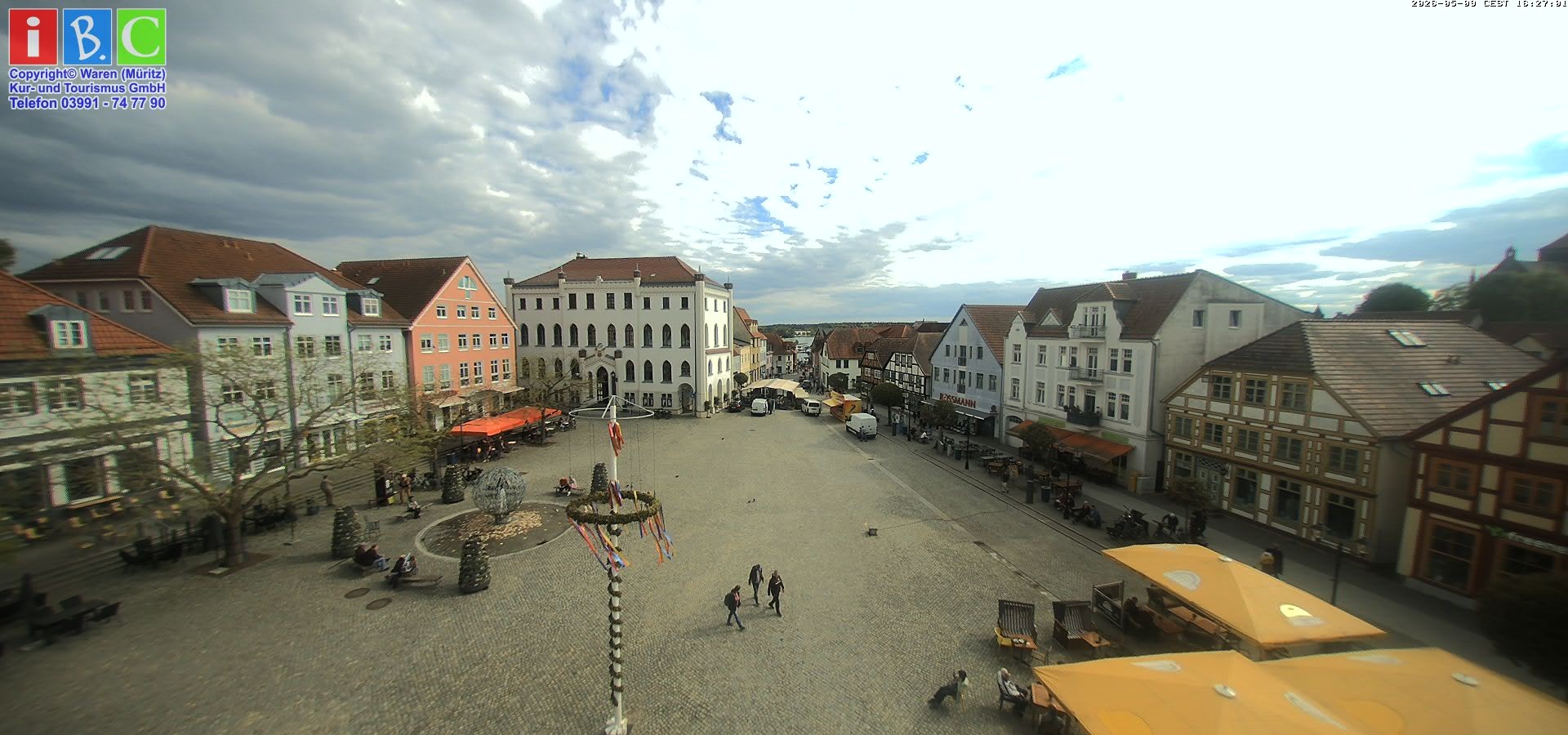 Archived image Webcam Waren (Müritz) - Market place