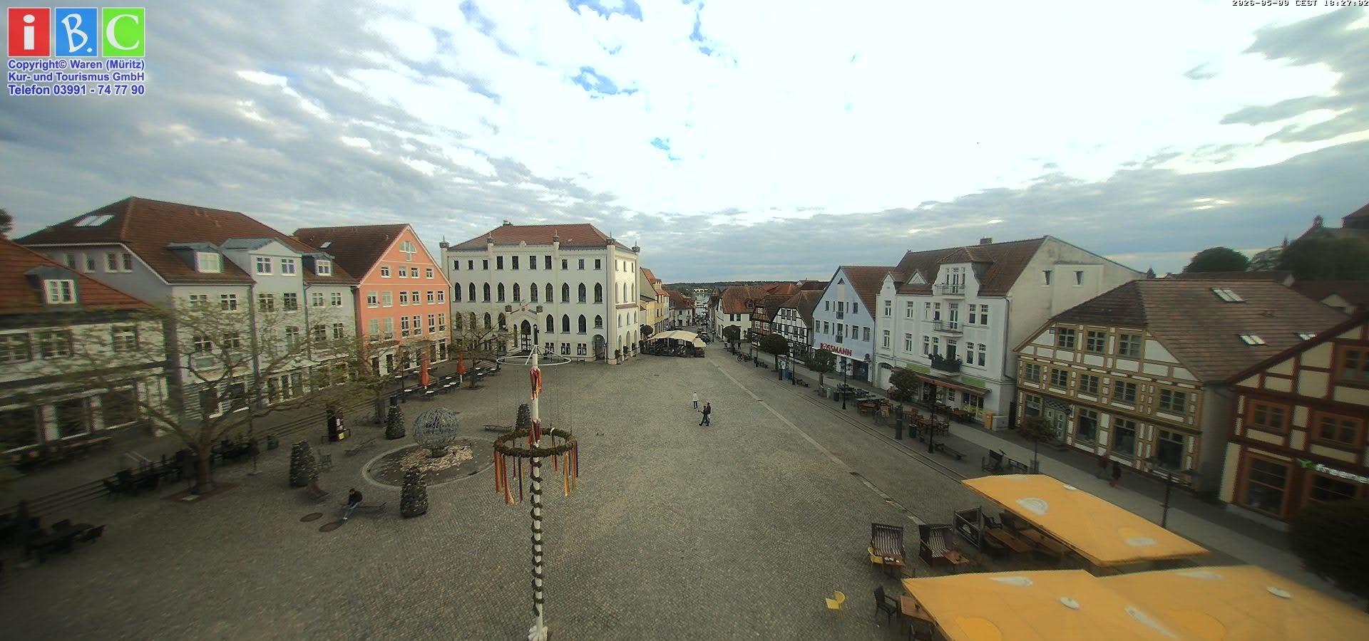 Archived image Webcam Waren (Müritz) - Market place