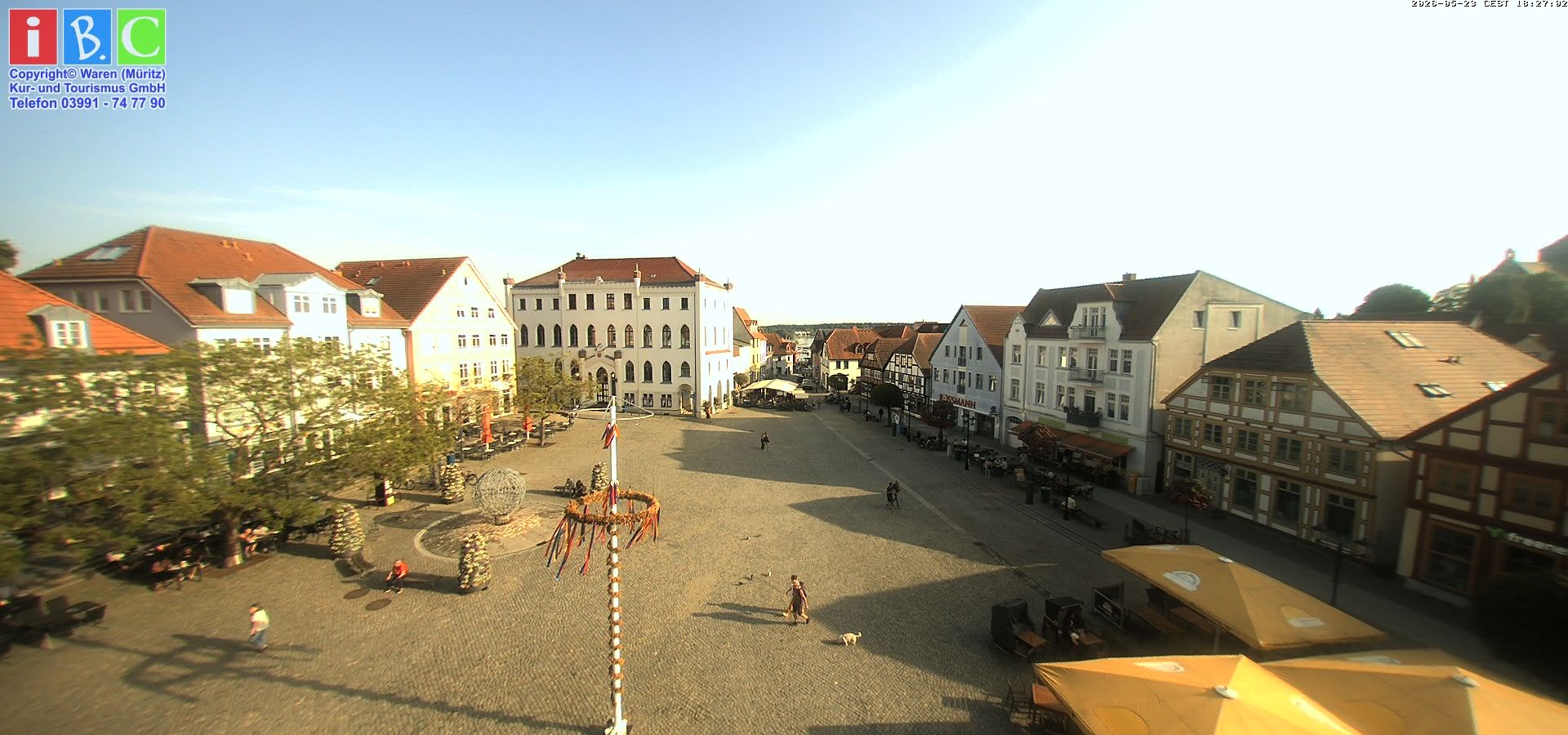 Archiv Foto Webcam Neuer Markt in Waren an der Müritz