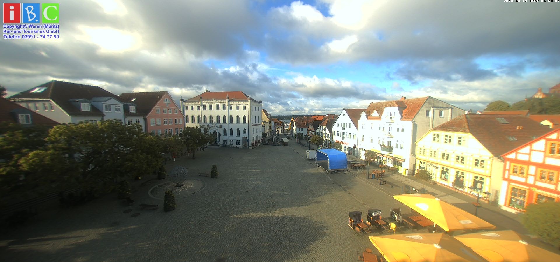 Archived image Webcam Waren (Müritz) - Market place