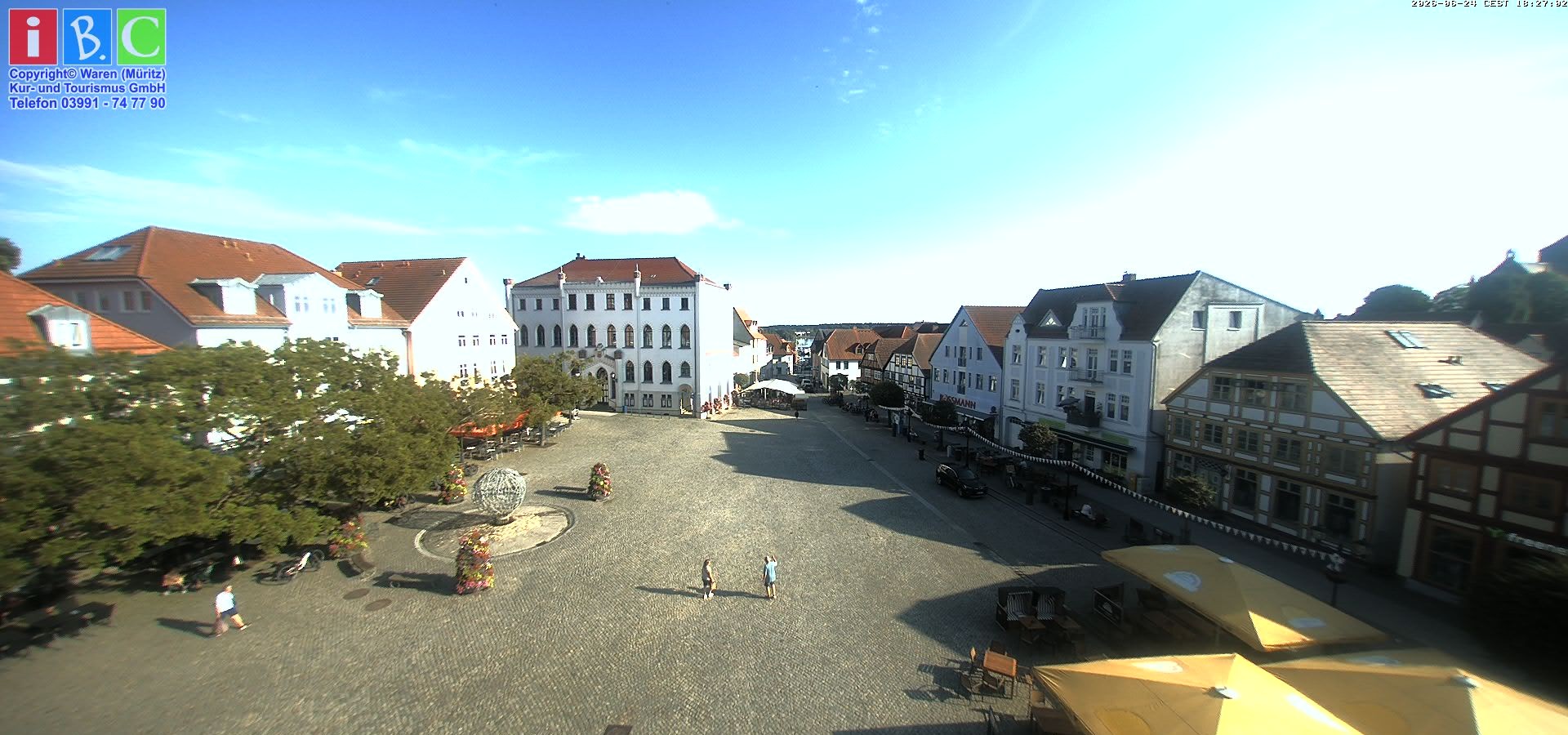 Archived image Webcam Waren (Müritz) - Market place