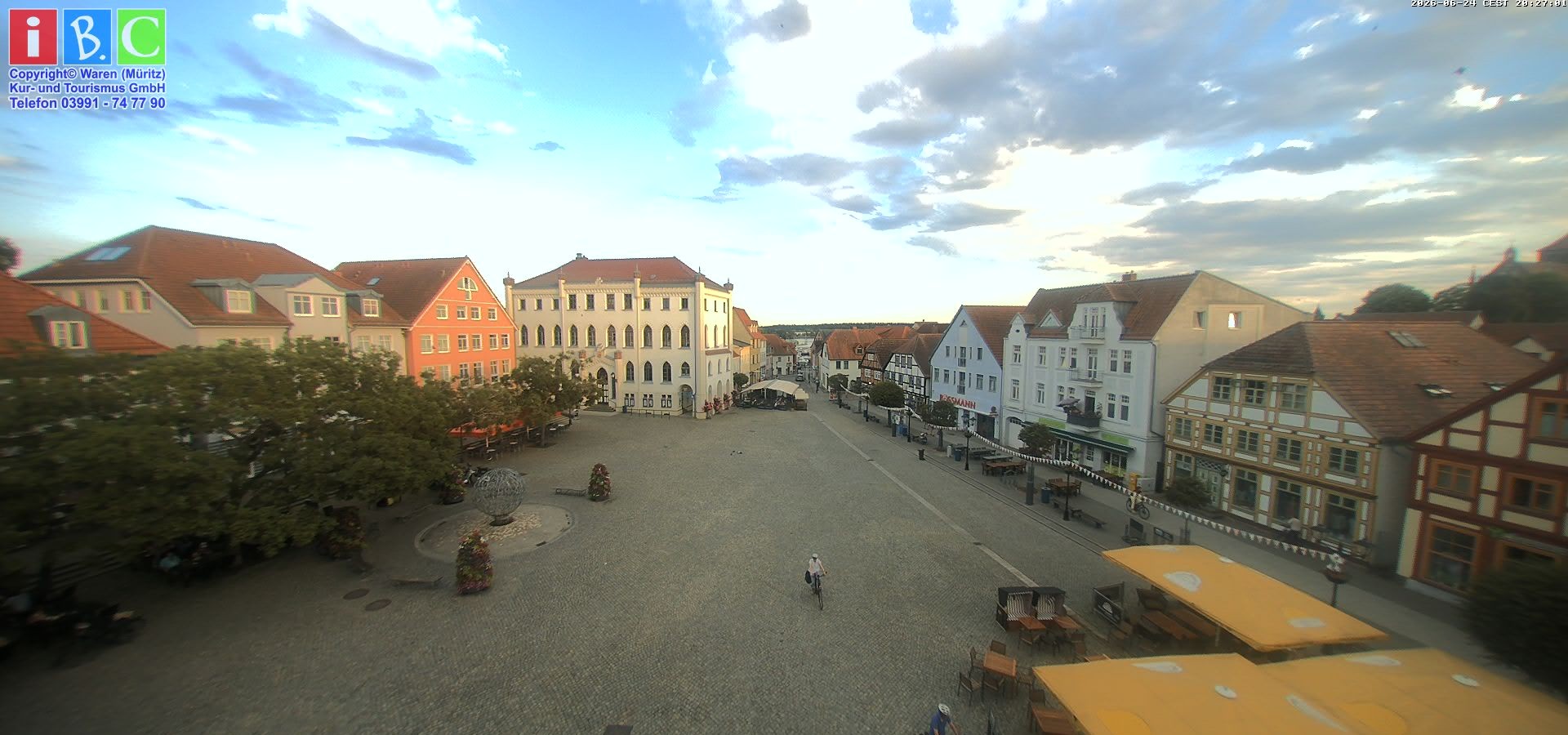 Archived image Webcam Waren (Müritz) - Market place
