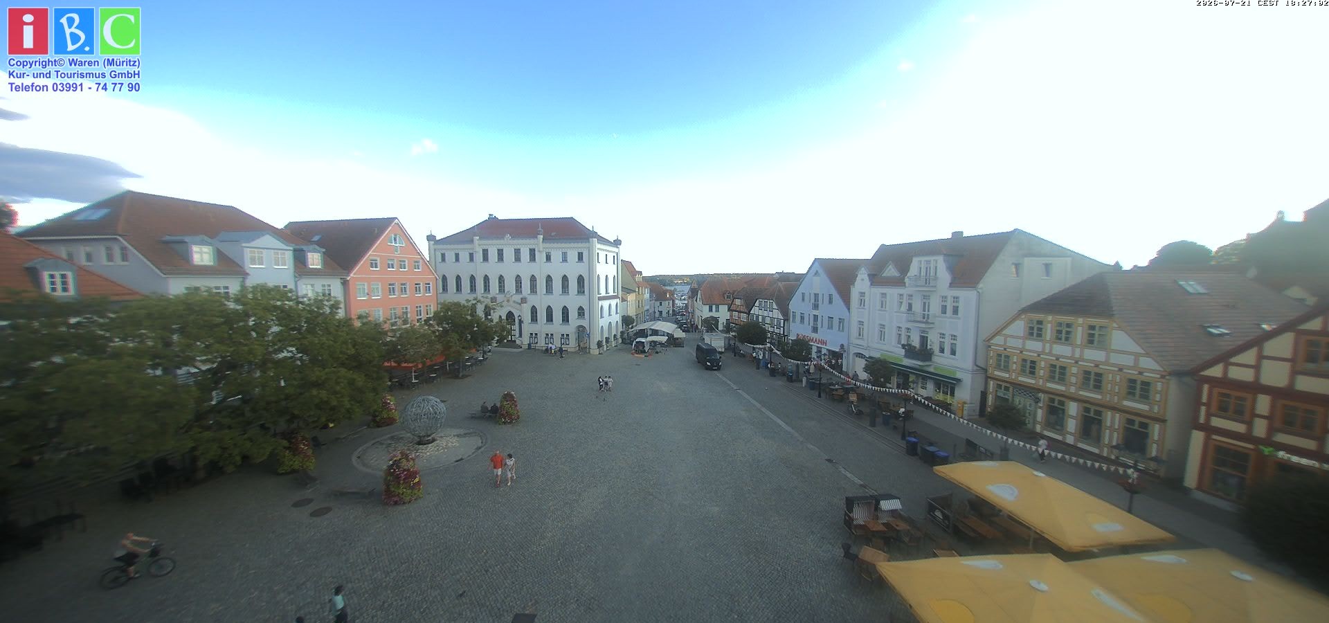 Archiv Foto Webcam Neuer Markt in Waren an der Müritz