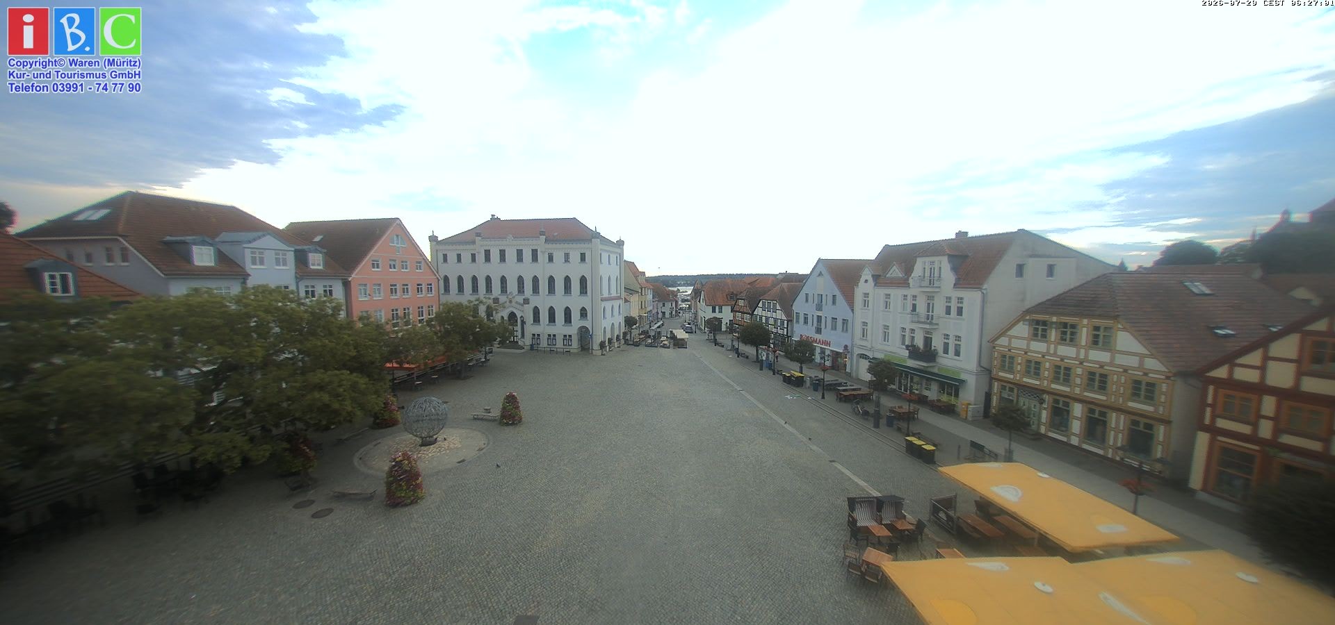 Archiv Foto Webcam Neuer Markt in Waren an der Müritz