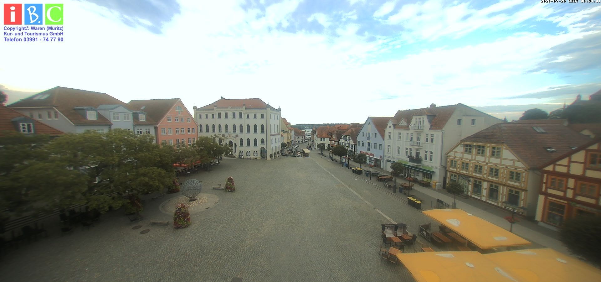 Archiv Foto Webcam Neuer Markt in Waren an der Müritz