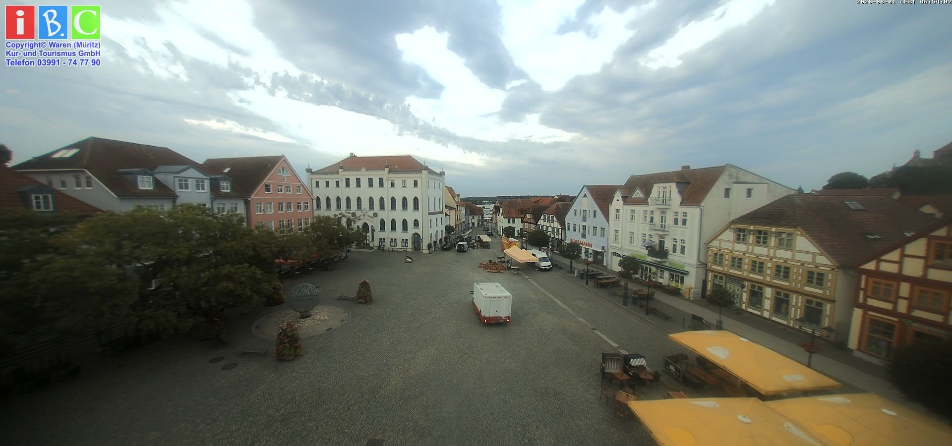 Archiv Foto Webcam Neuer Markt in Waren an der Müritz
