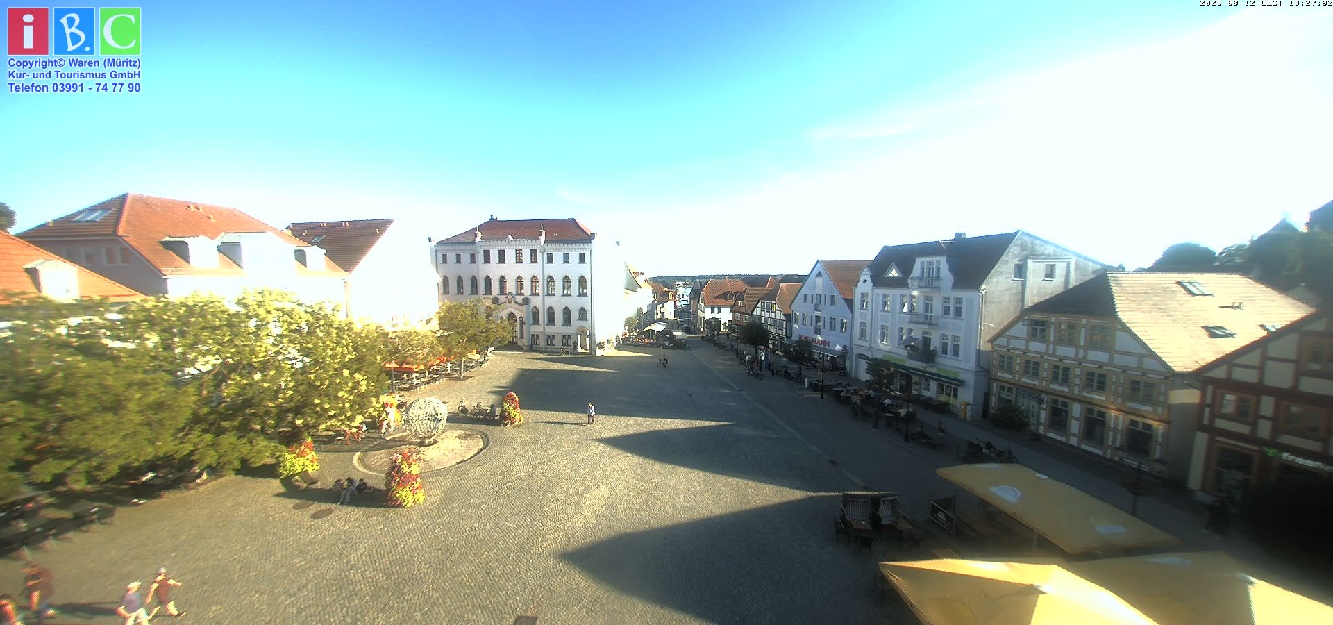 Archiv Foto Webcam Neuer Markt in Waren an der Müritz