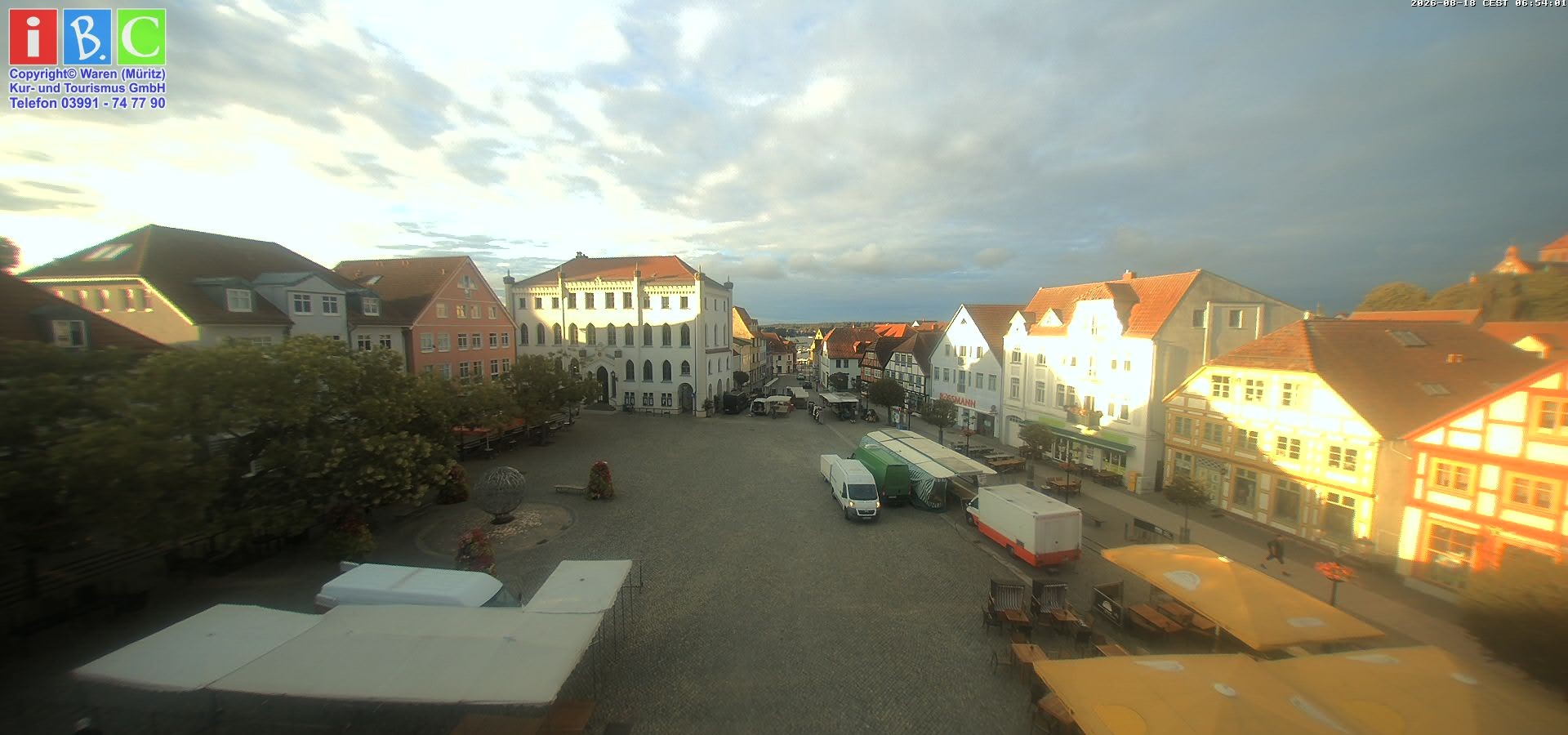 Archiv Foto Webcam Neuer Markt in Waren an der Müritz