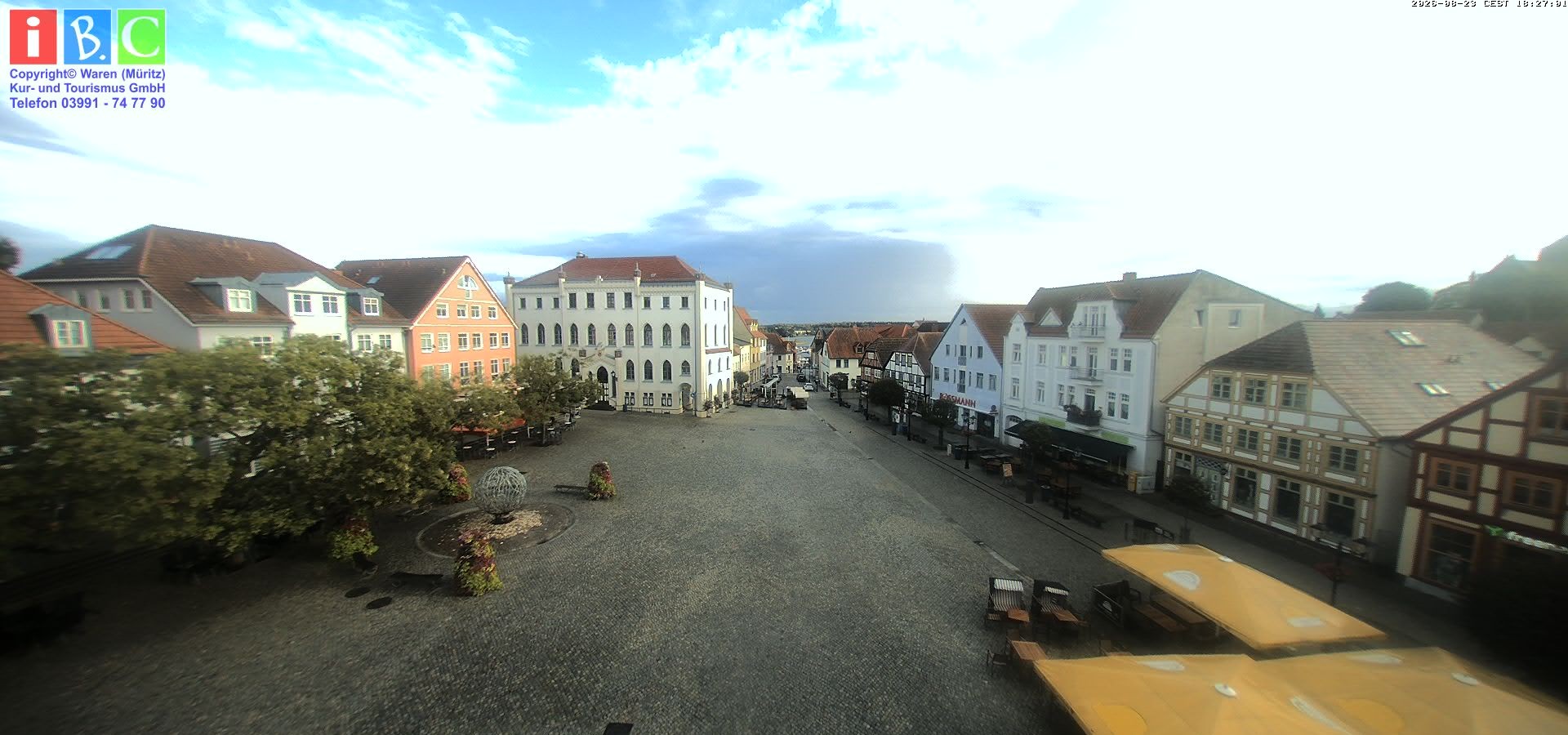 Archived image Webcam Waren (Müritz) - Market place