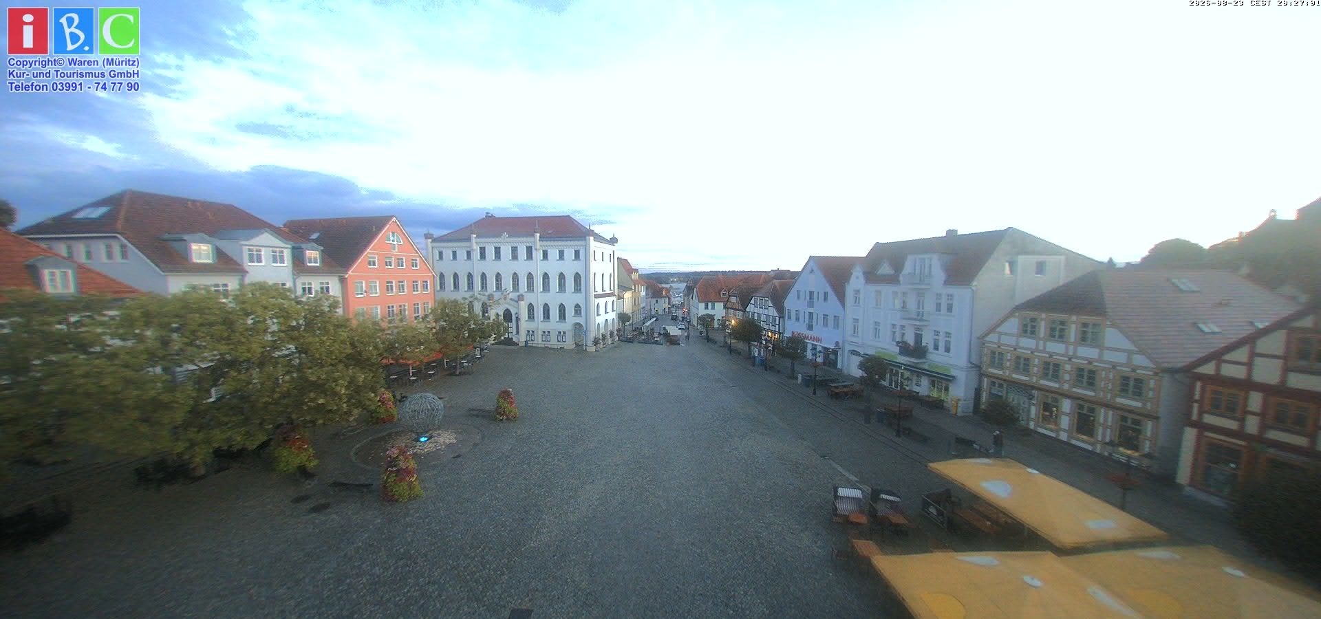 Archived image Webcam Waren (Müritz) - Market place