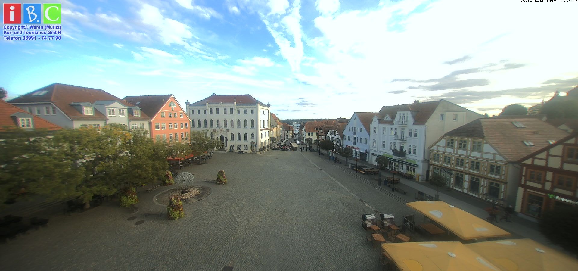 Archiv Foto Webcam Neuer Markt in Waren an der Müritz