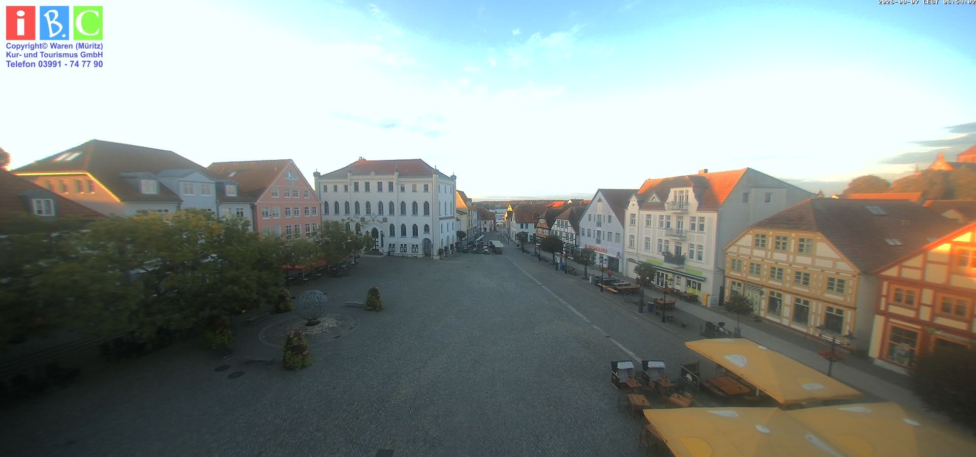 Archiv Foto Webcam Neuer Markt in Waren an der Müritz