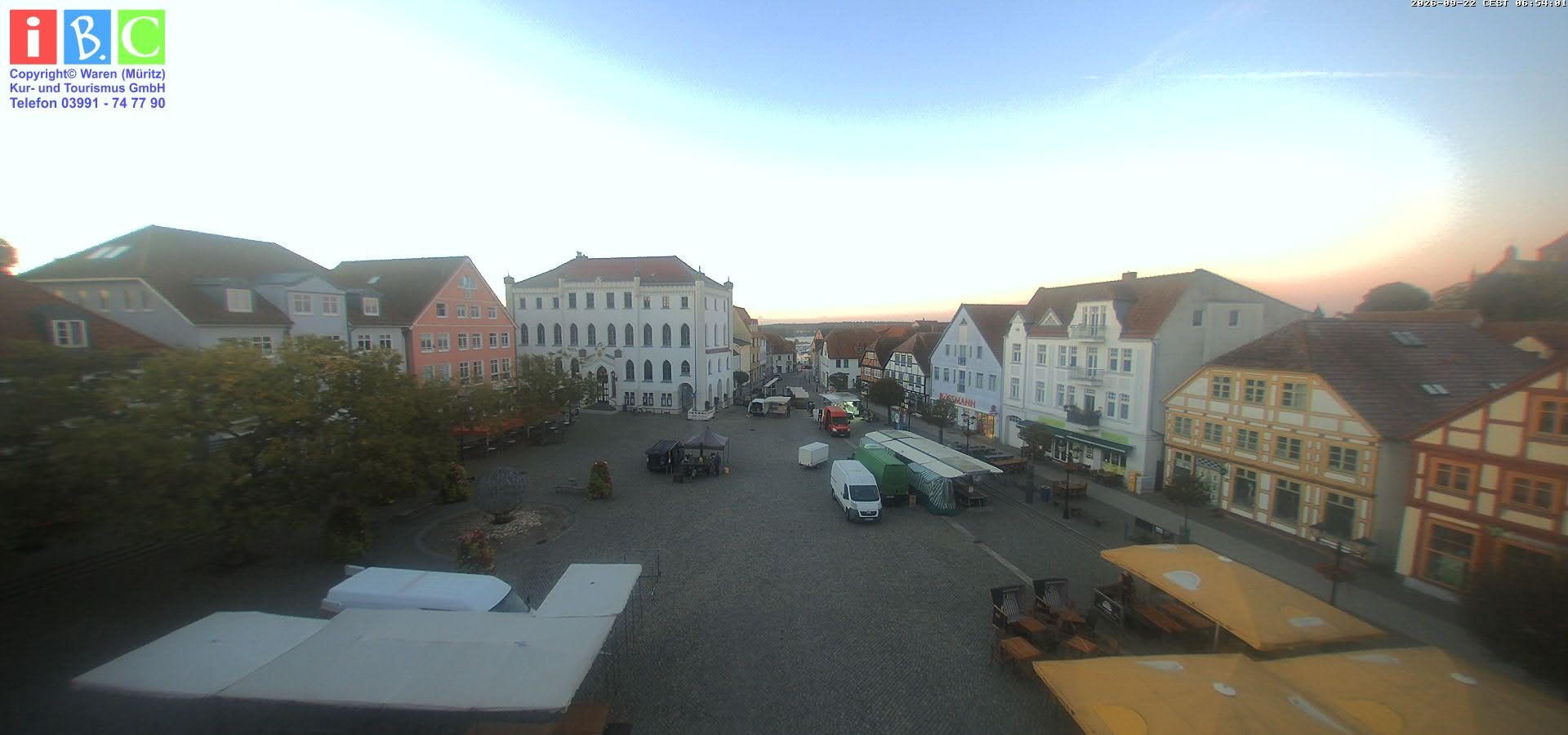 Archiv Foto Webcam Neuer Markt in Waren an der Müritz