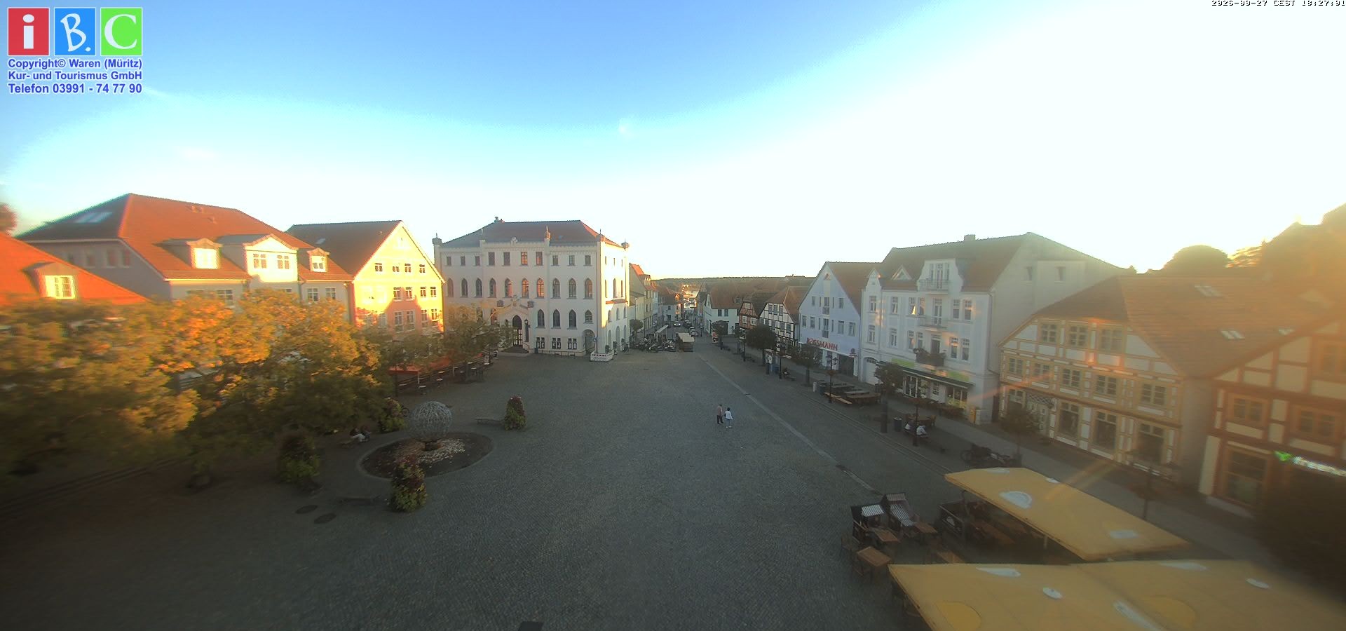 Archiv Foto Webcam Neuer Markt in Waren an der Müritz